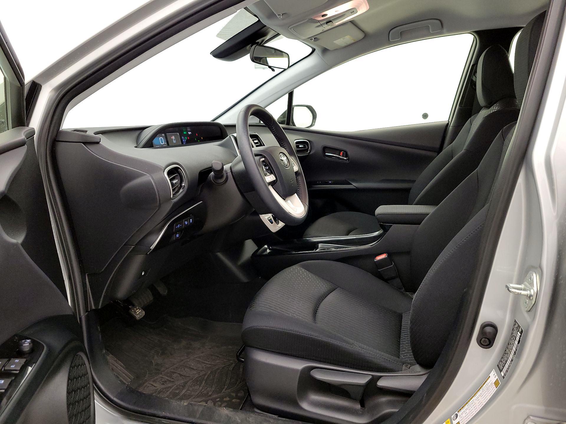 Thumbnail: 2018 Toyota Prius - 11