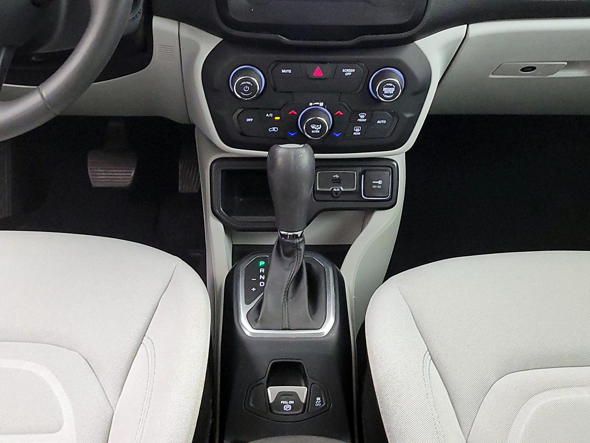 Thumbnail: 2018 Jeep Renegade - 17