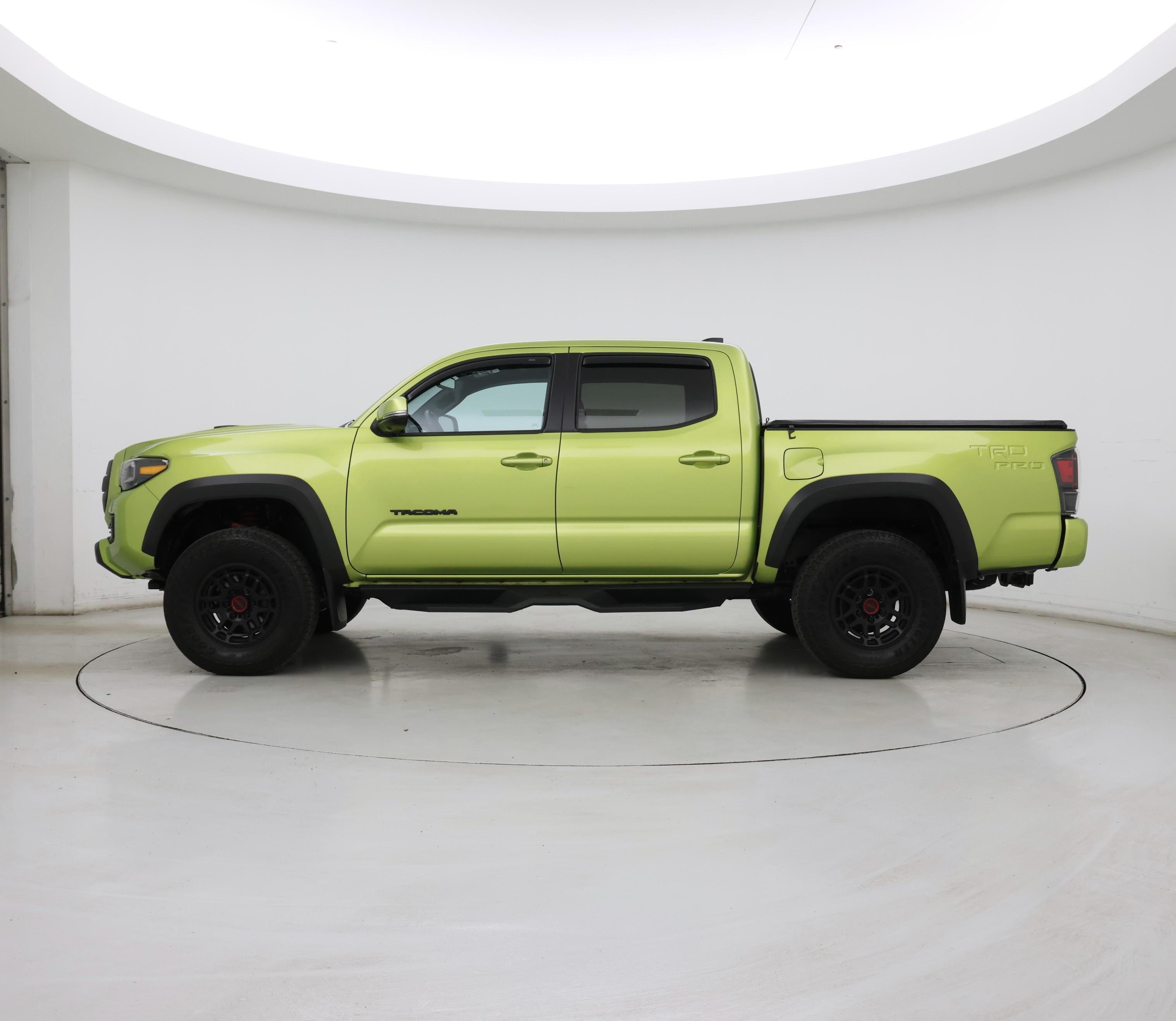 Thumbnail: 2022 Toyota Tacoma - 3