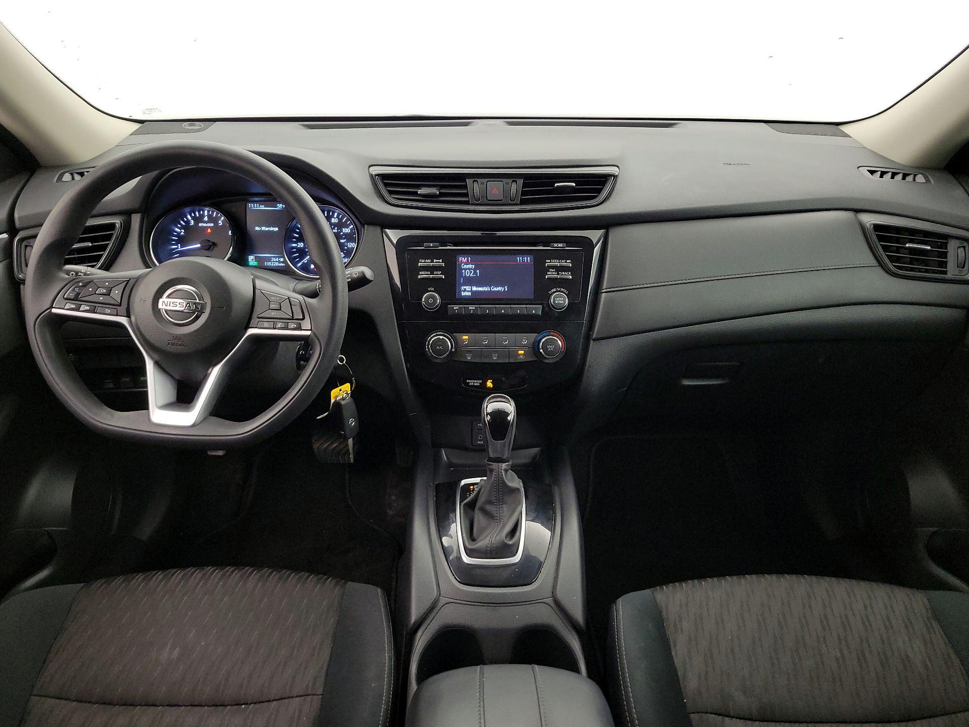 Thumbnail: 2017 Nissan Rogue - 9