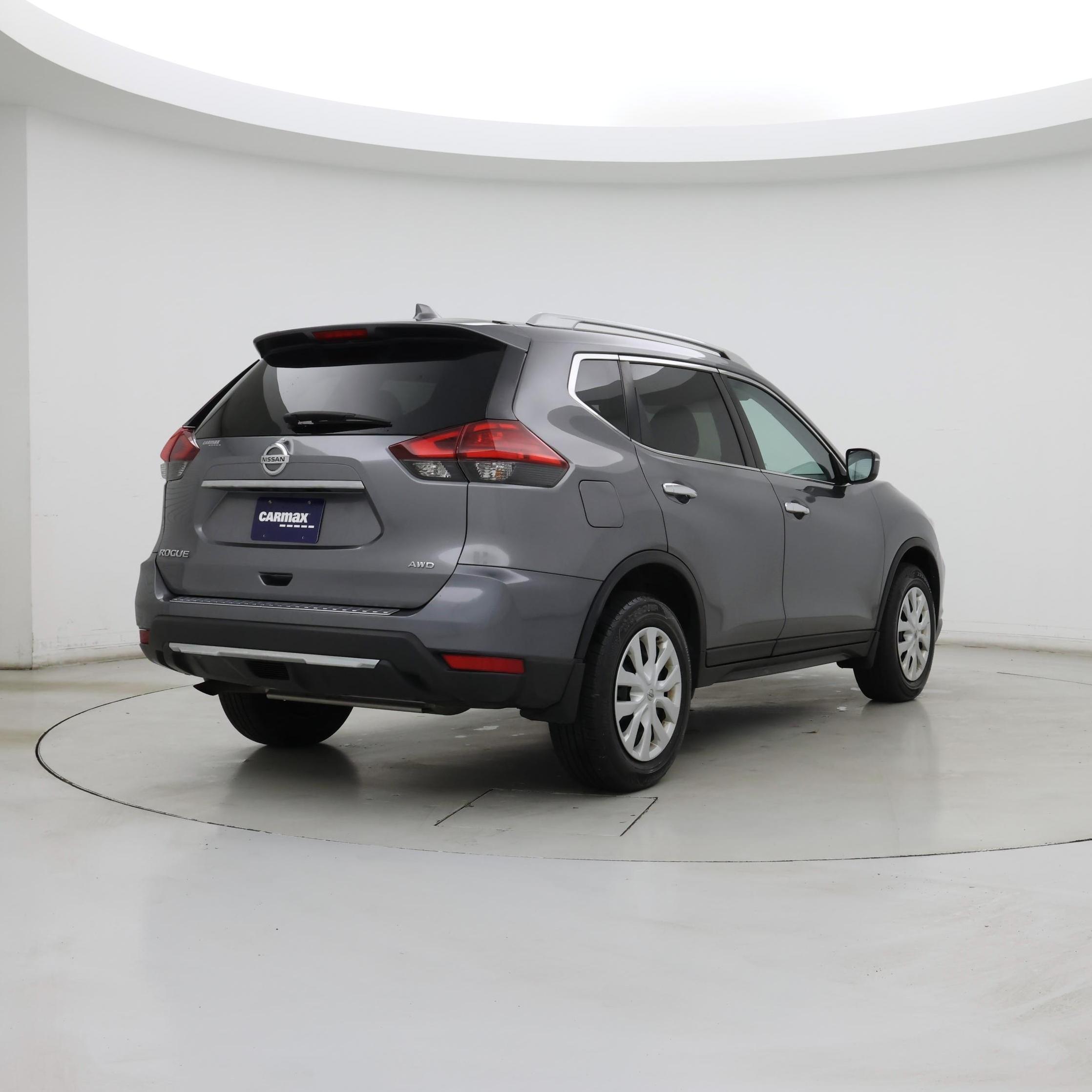 Thumbnail: 2017 Nissan Rogue - 8