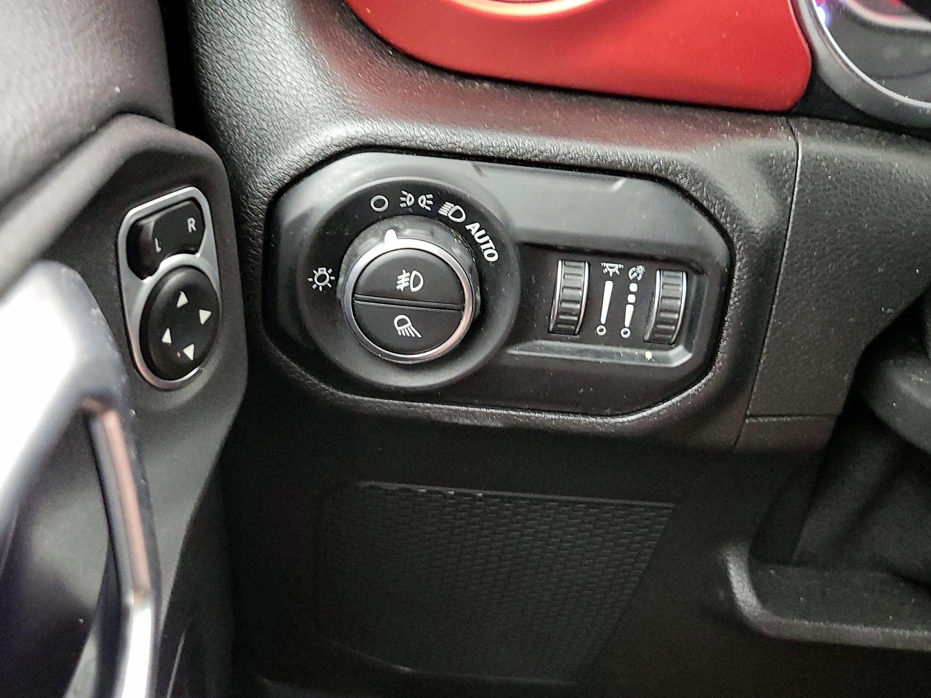 Thumbnail: 2020 Jeep Gladiator - 13