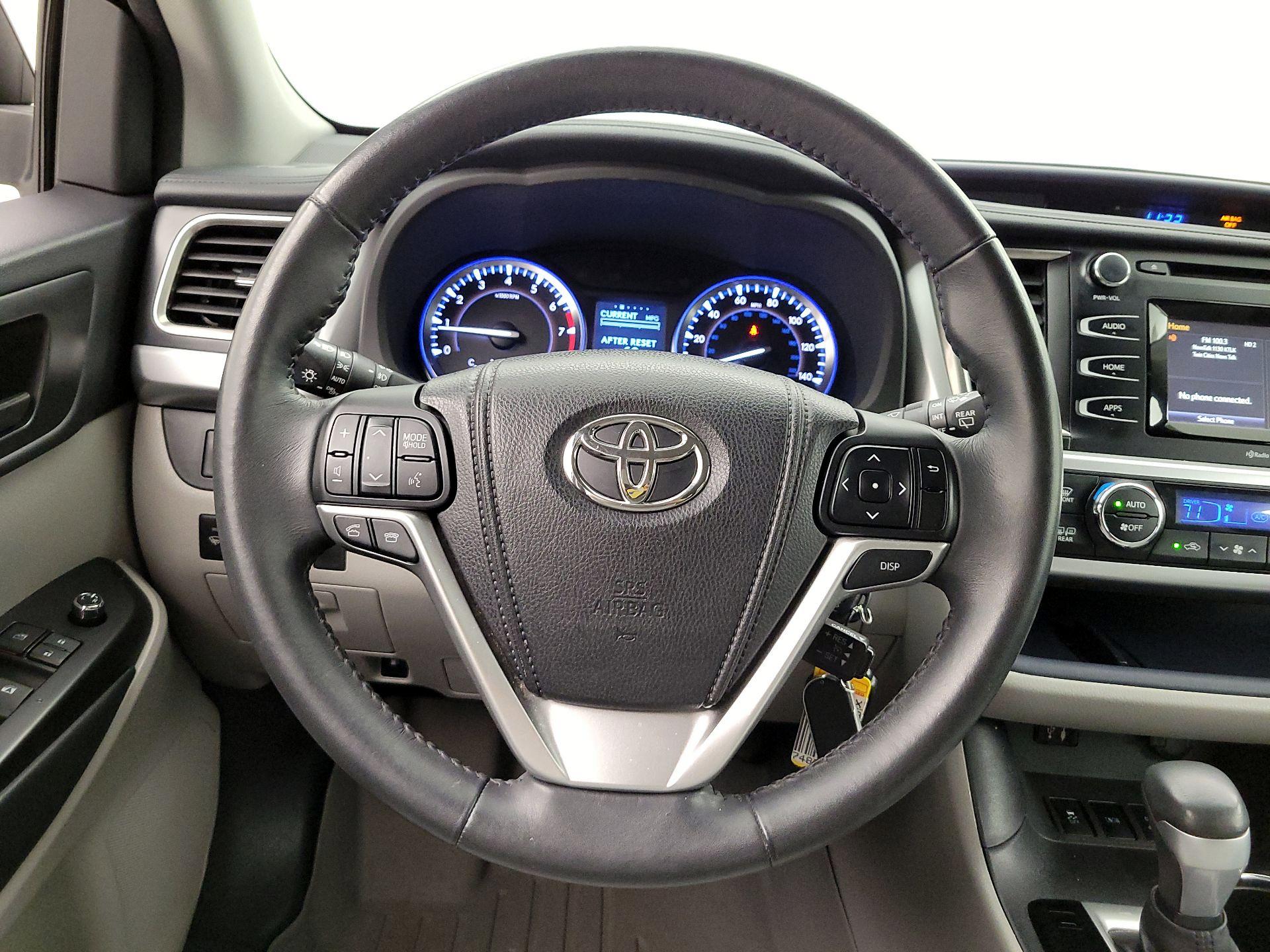 Thumbnail: 2014 Toyota Highlander - 10