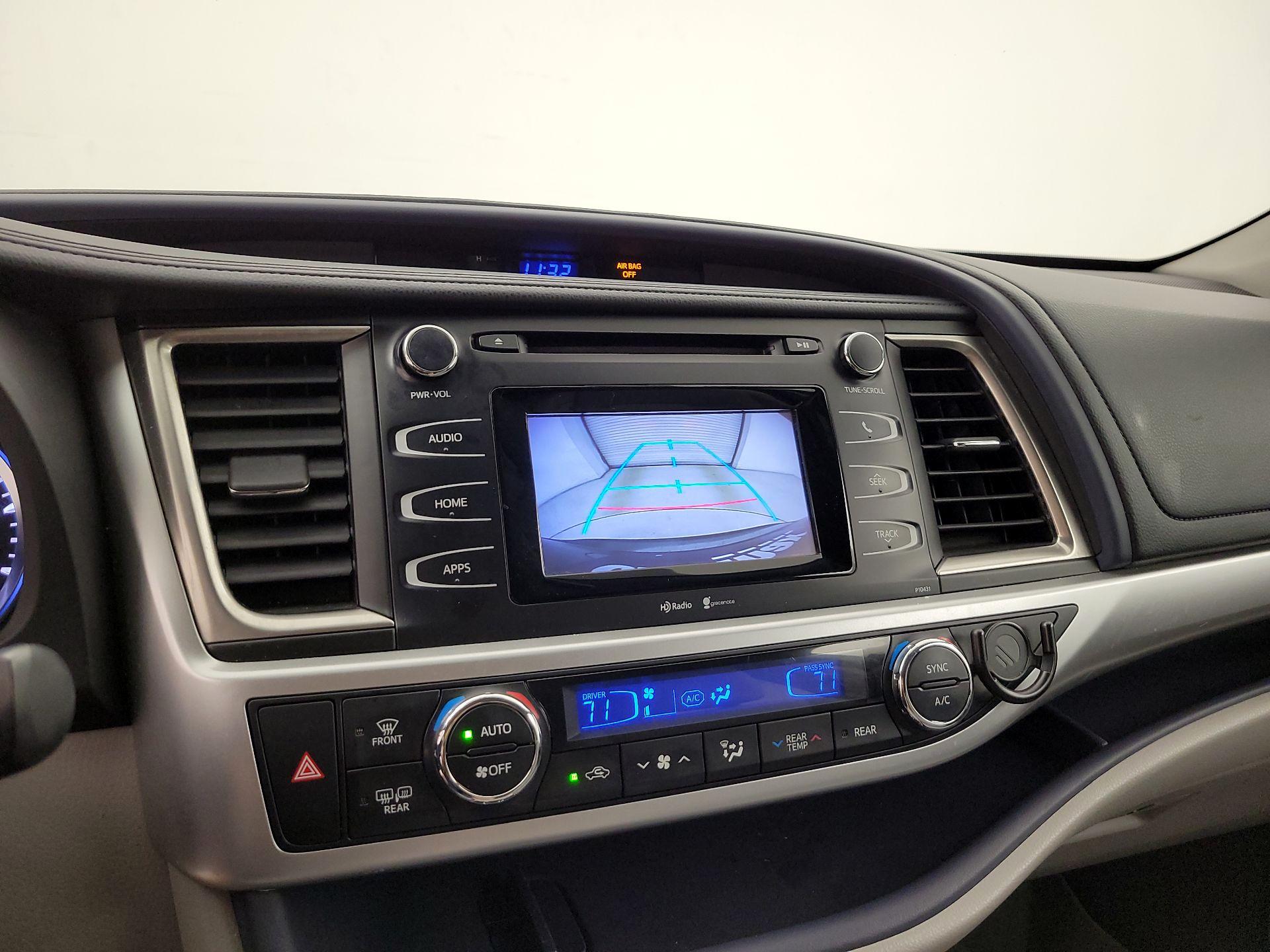 Thumbnail: 2014 Toyota Highlander - 14