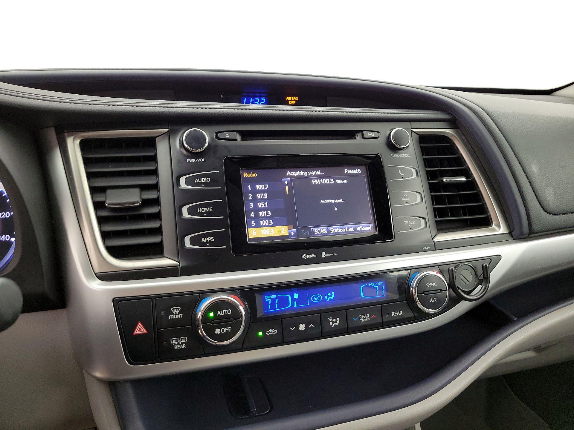 Thumbnail: 2014 Toyota Highlander - 15