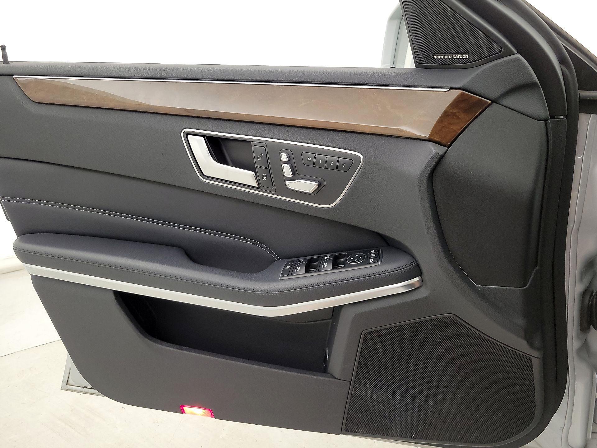 Thumbnail: 2016 Mercedes-Benz E-Class - 12