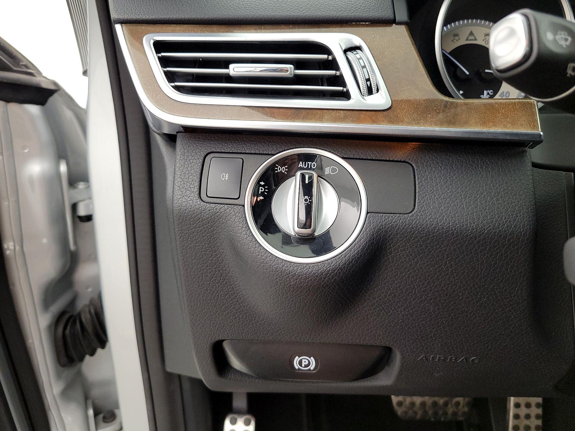 Thumbnail: 2016 Mercedes-Benz E-Class - 13