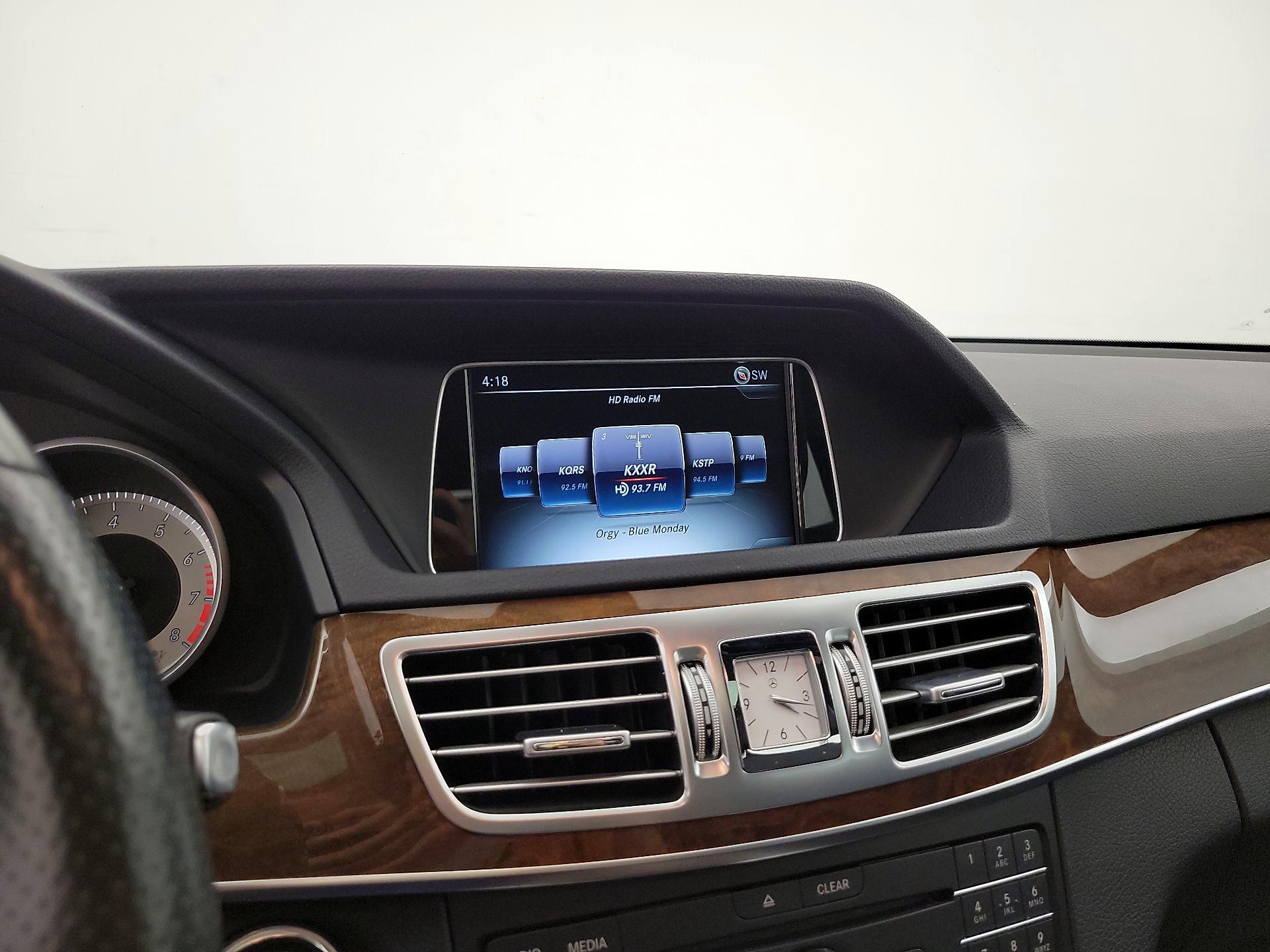 Thumbnail: 2016 Mercedes-Benz E-Class - 16