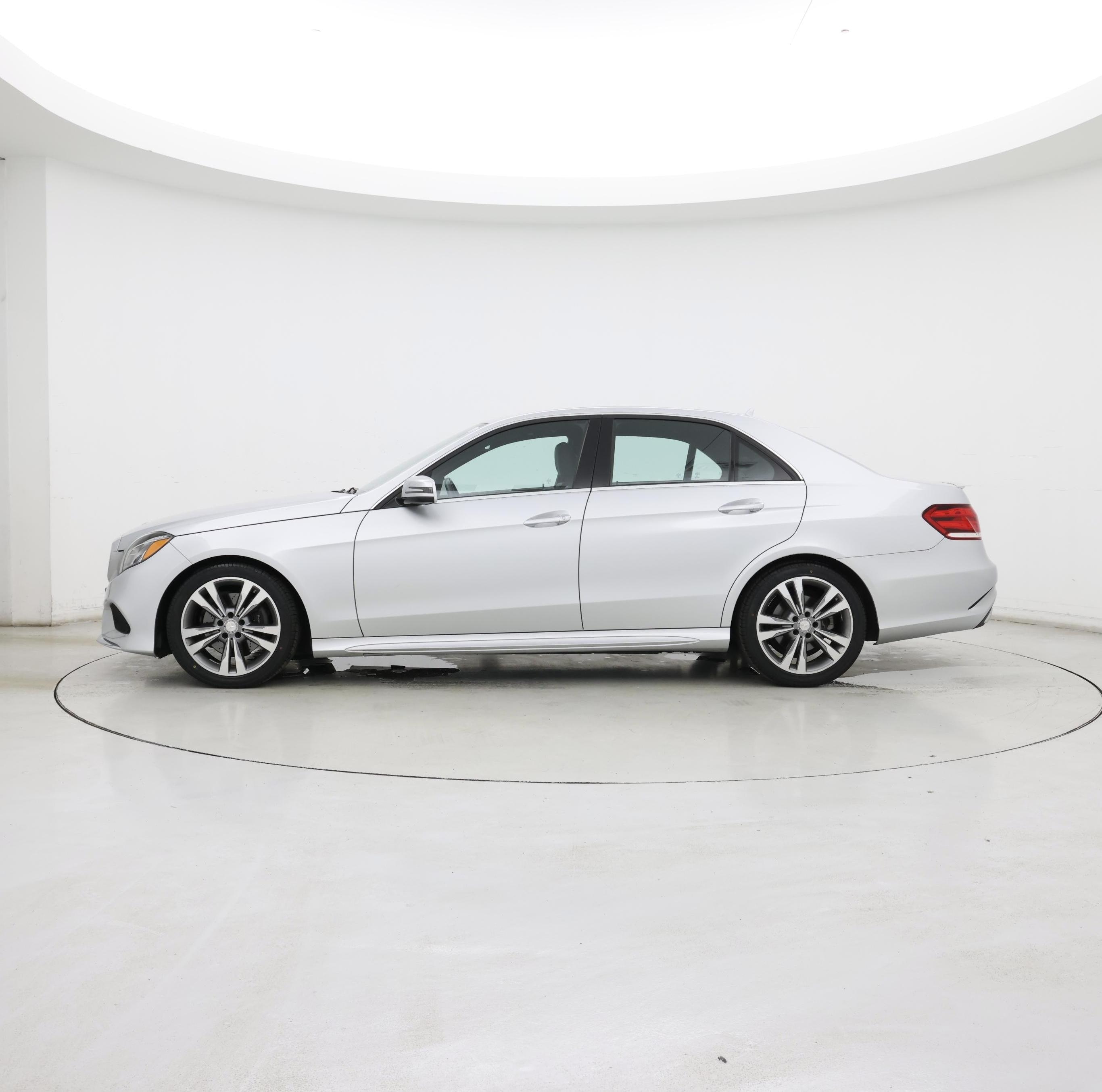Thumbnail: 2016 Mercedes-Benz E-Class - 3