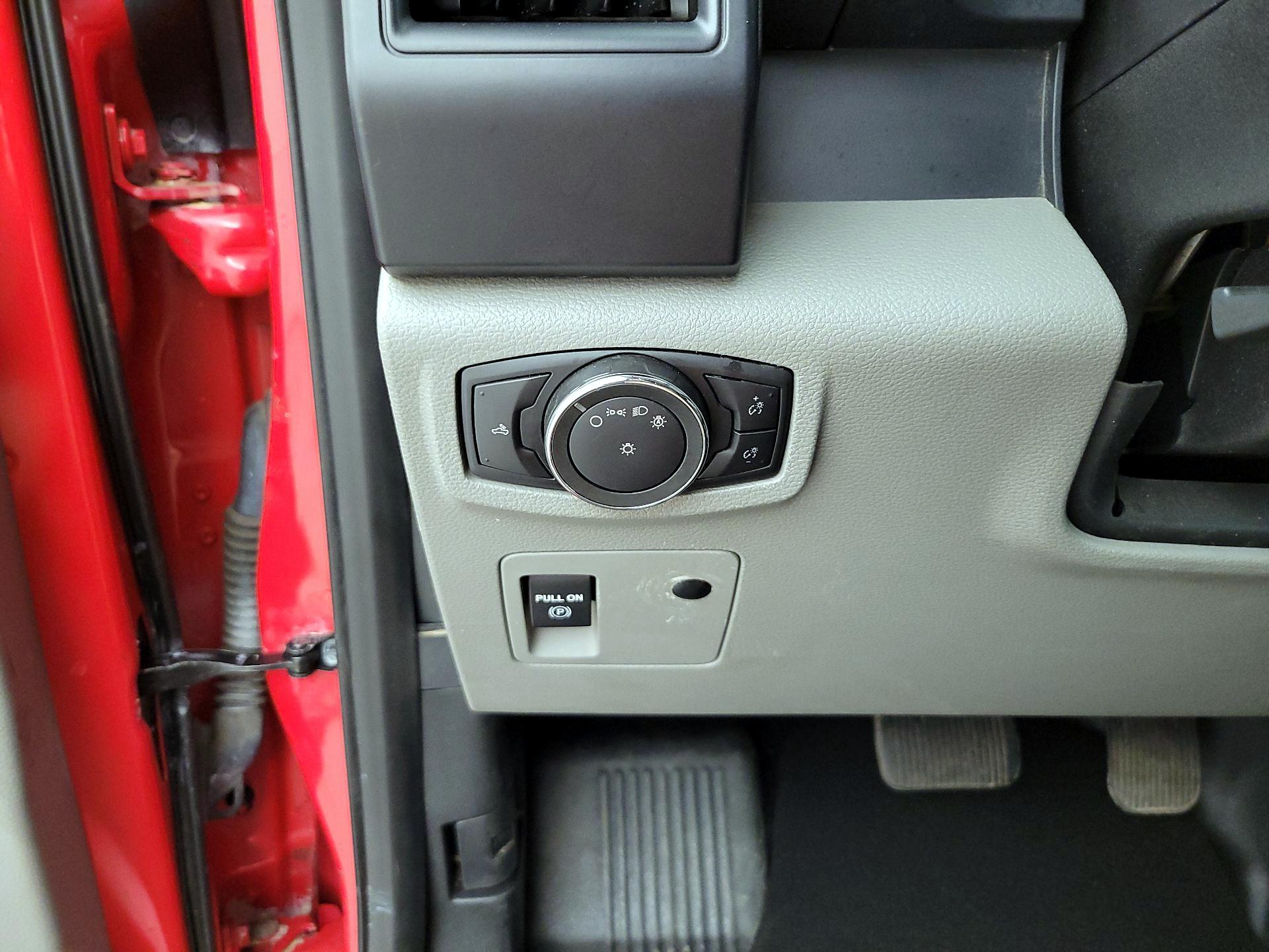 Thumbnail: 2016 Ford F-150 - 13