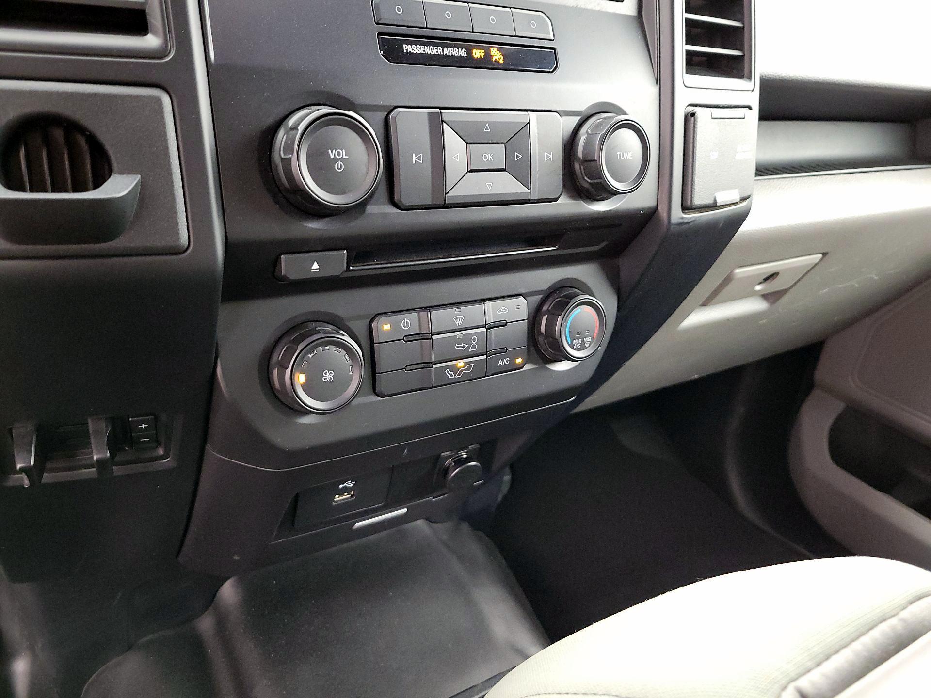 Thumbnail: 2016 Ford F-150 - 16