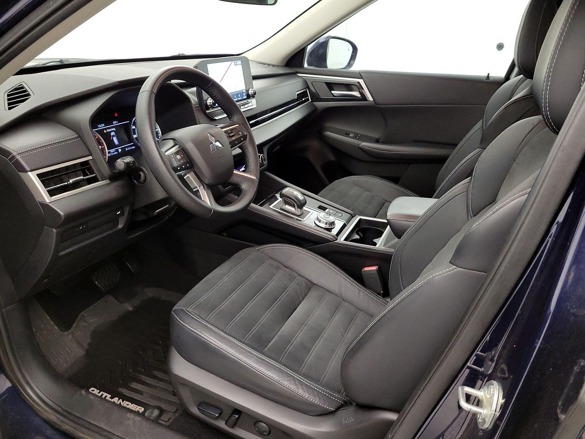 Thumbnail: 2022 Mitsubishi Outlander - 11