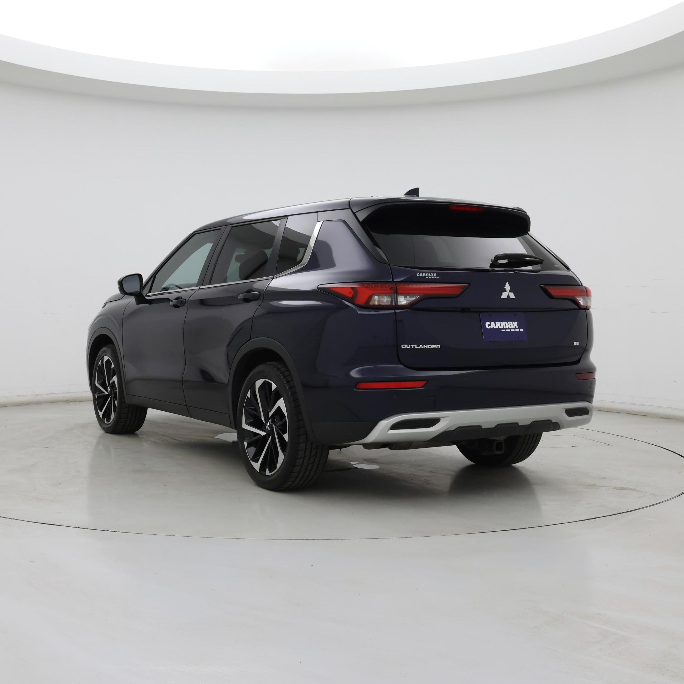 Thumbnail: 2022 Mitsubishi Outlander - 2