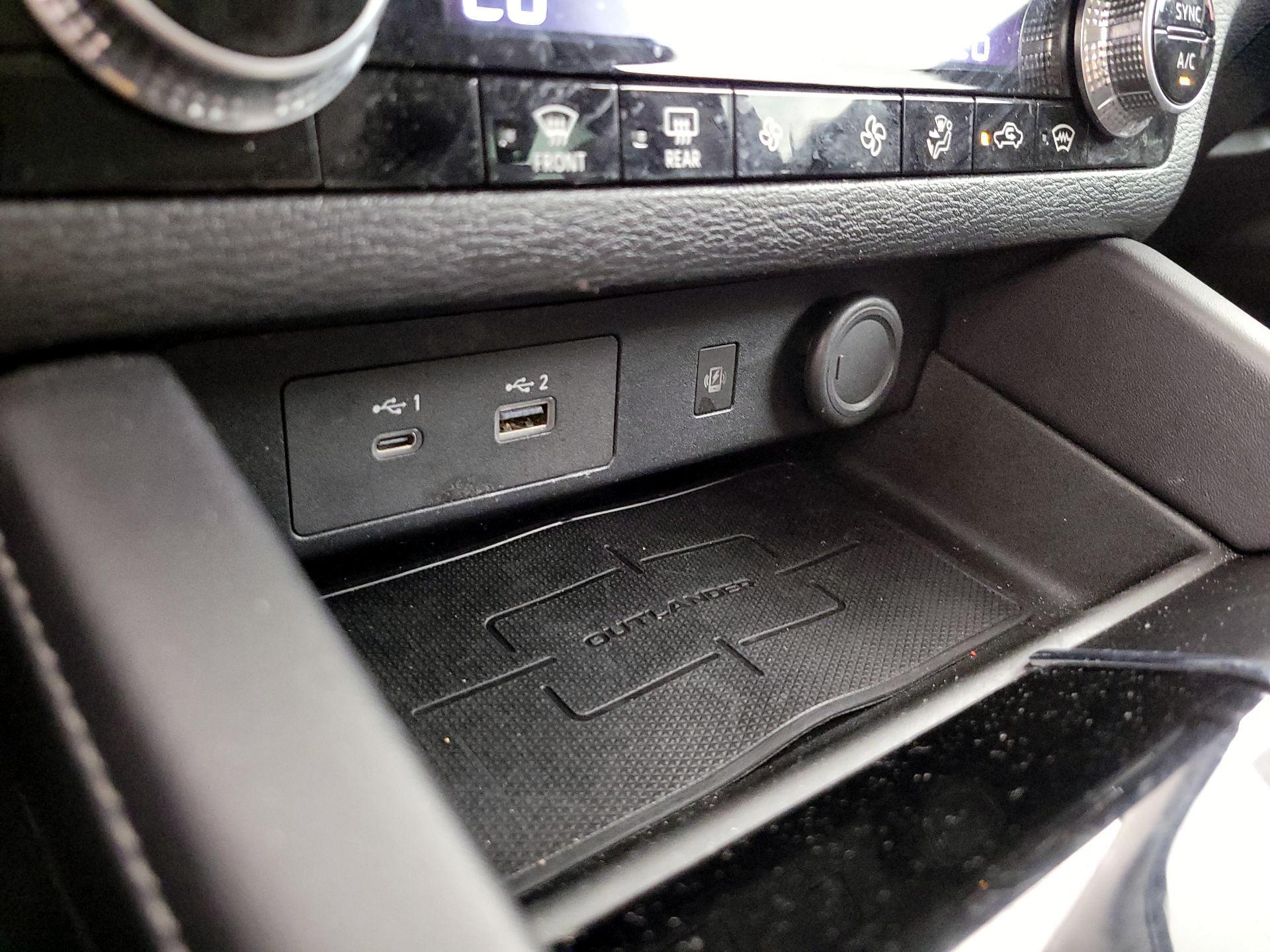 Thumbnail: 2022 Mitsubishi Outlander - 19
