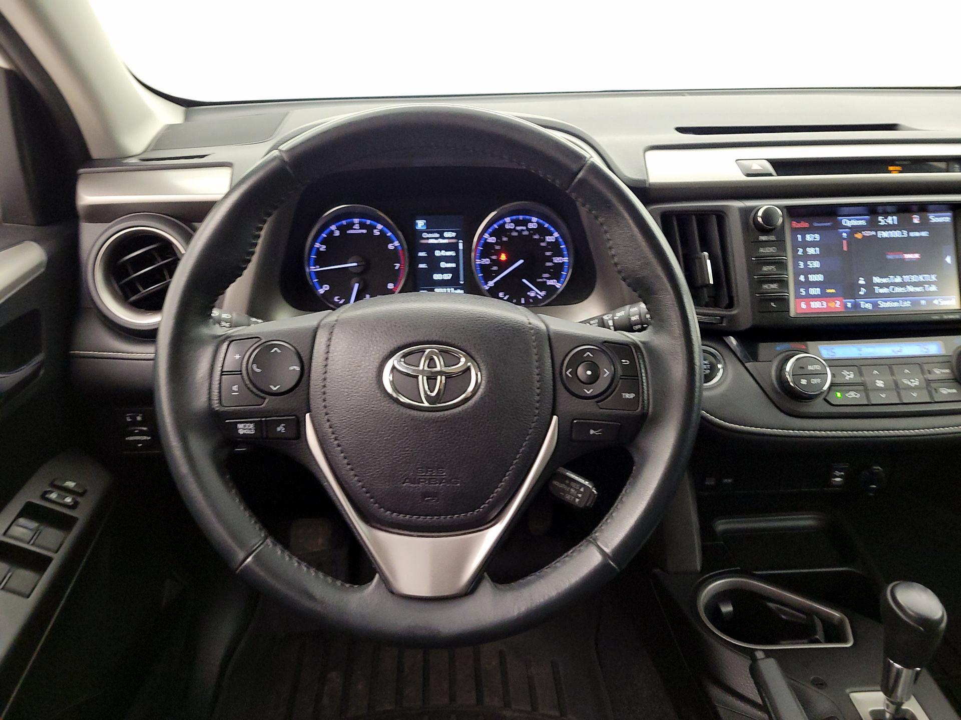 Thumbnail: 2016 Toyota RAV4 - 10