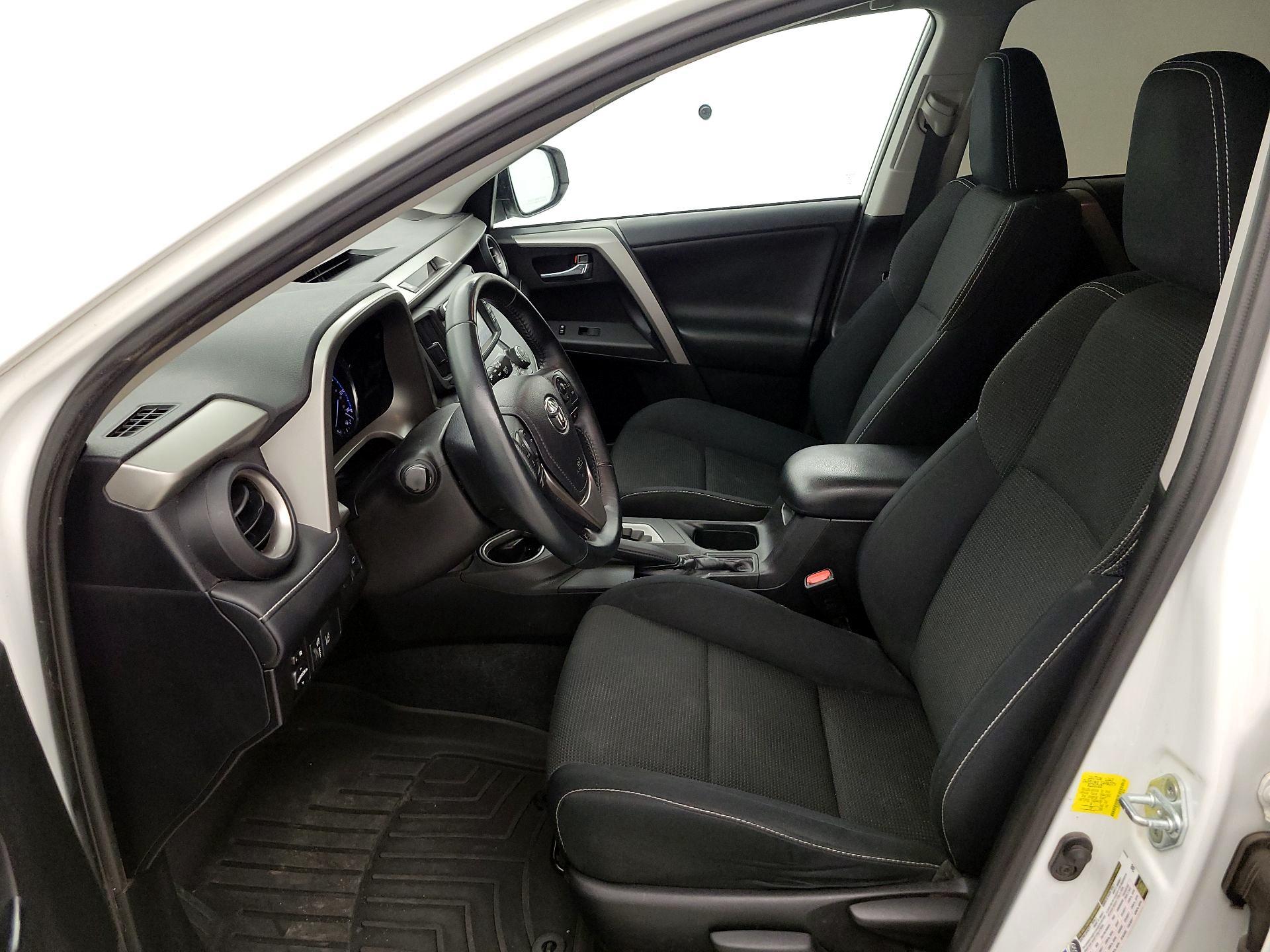 Thumbnail: 2016 Toyota RAV4 - 11