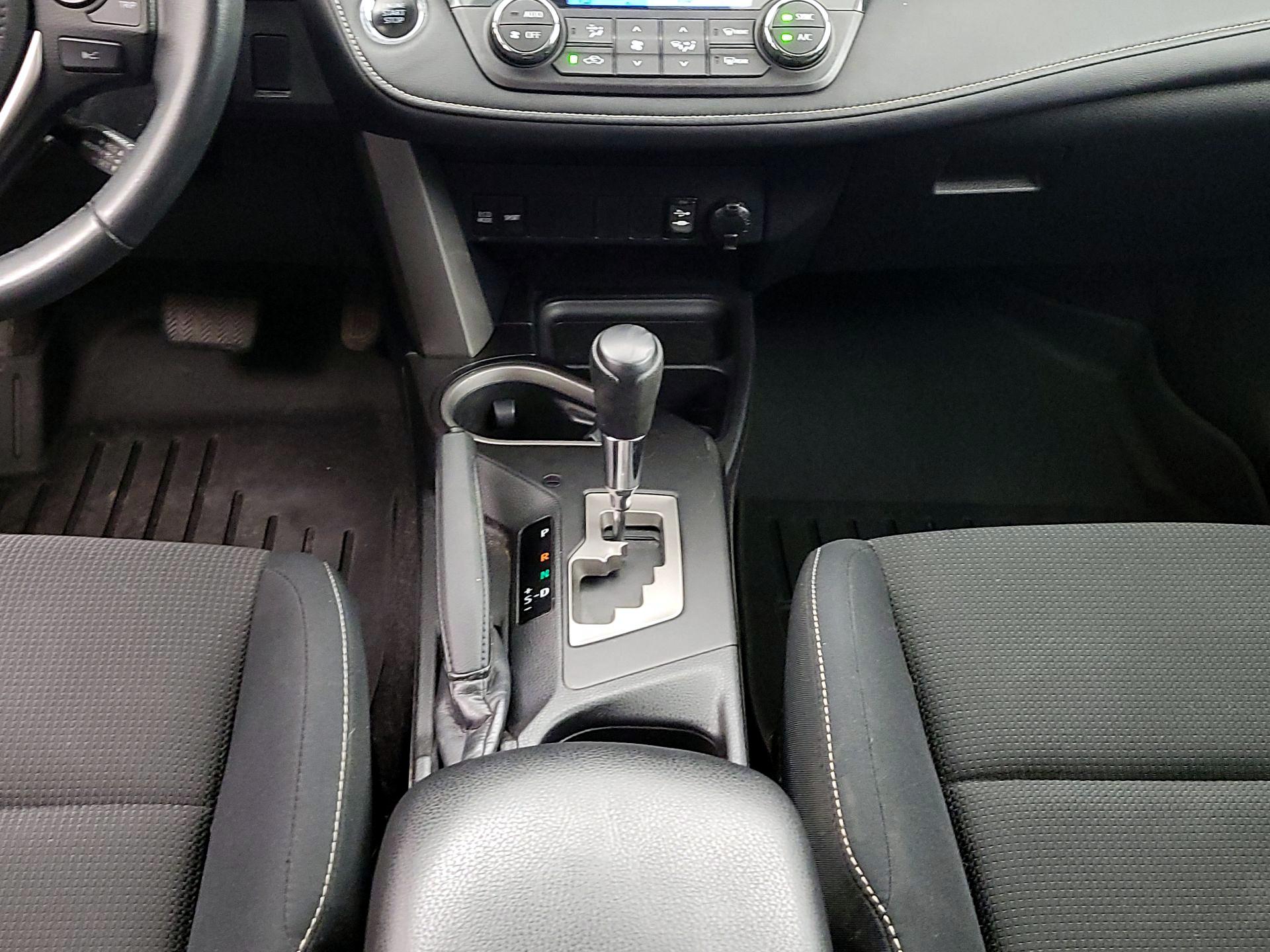 Thumbnail: 2016 Toyota RAV4 - 17