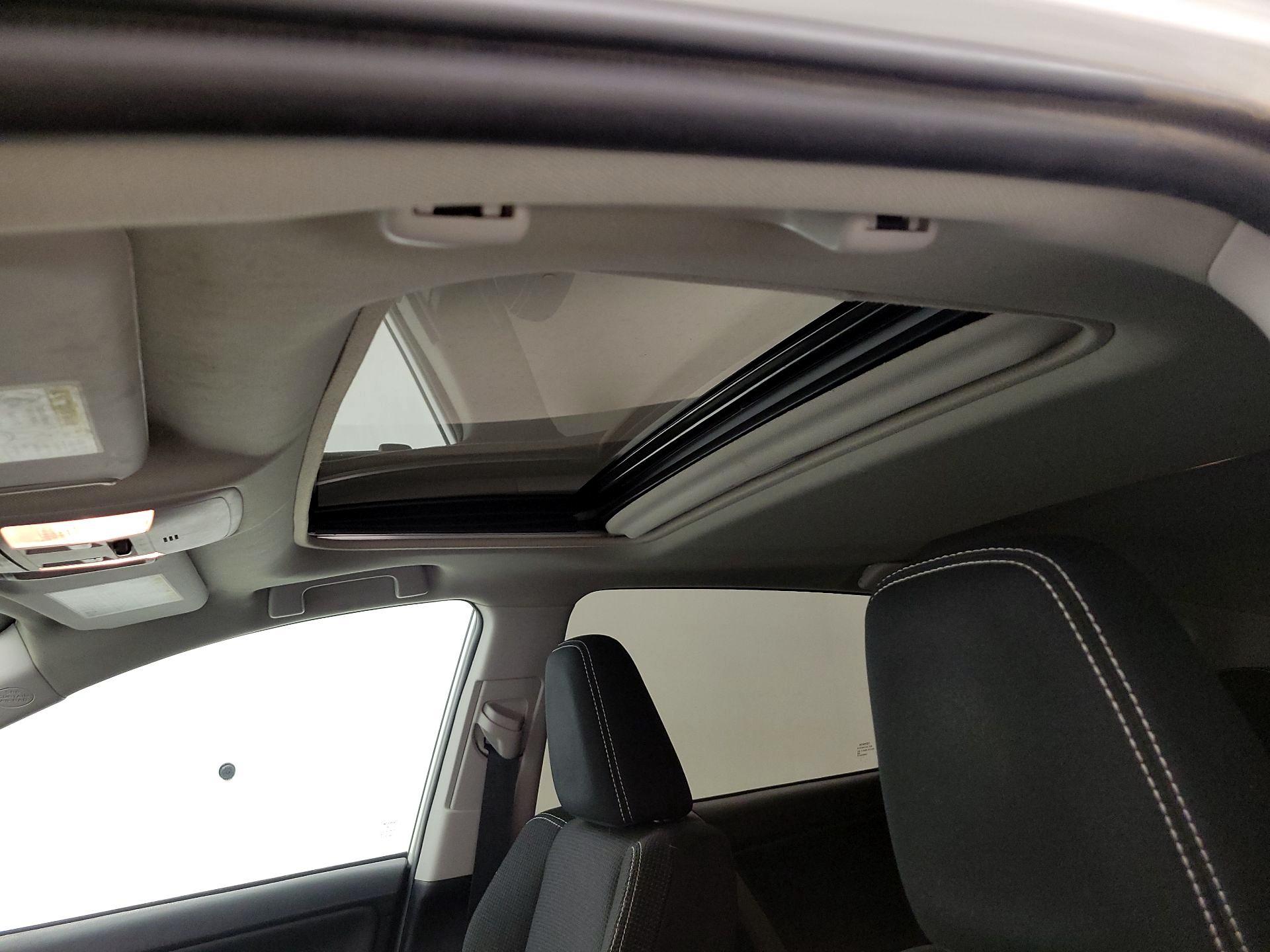Thumbnail: 2016 Toyota RAV4 - 19