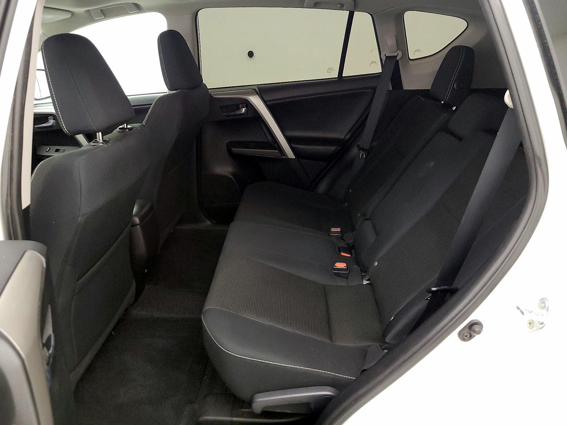 Thumbnail: 2016 Toyota RAV4 - 20