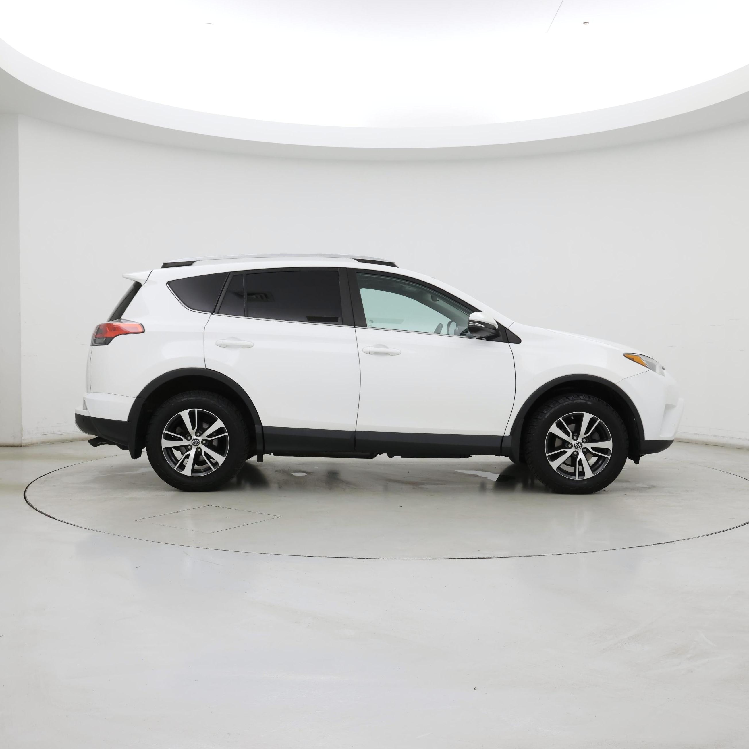 Thumbnail: 2016 Toyota RAV4 - 7