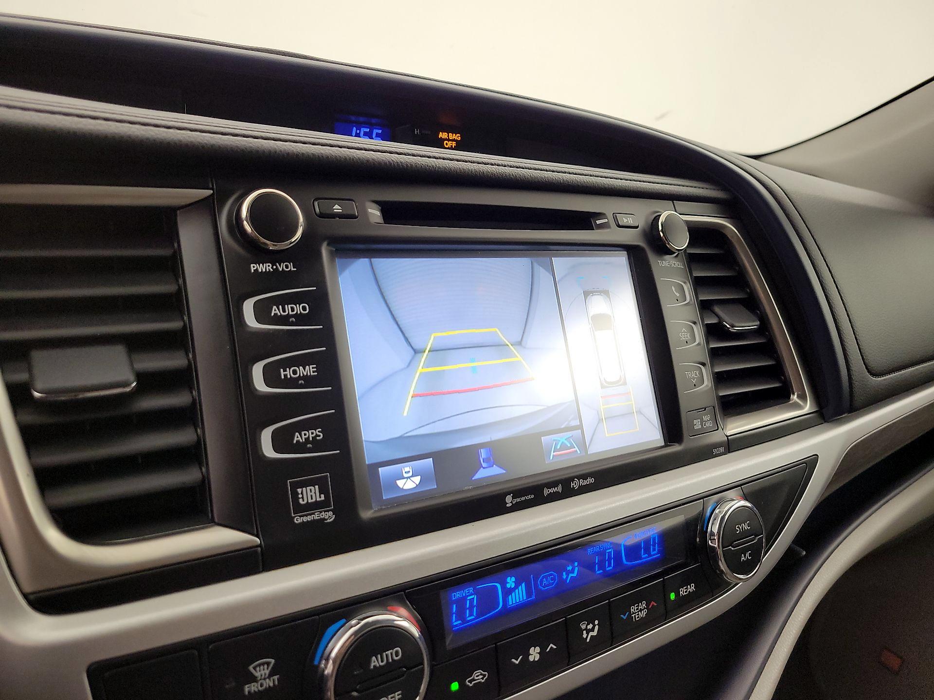 Thumbnail: 2019 Toyota Highlander - 15