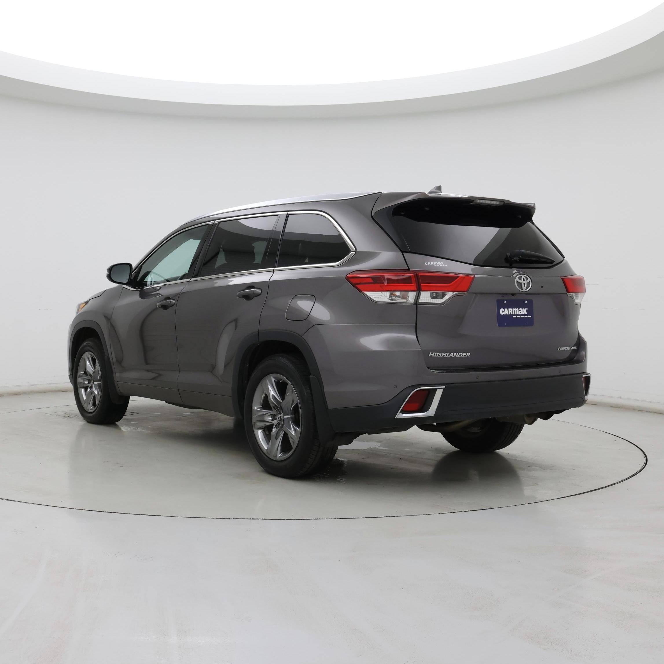 Thumbnail: 2019 Toyota Highlander - 2
