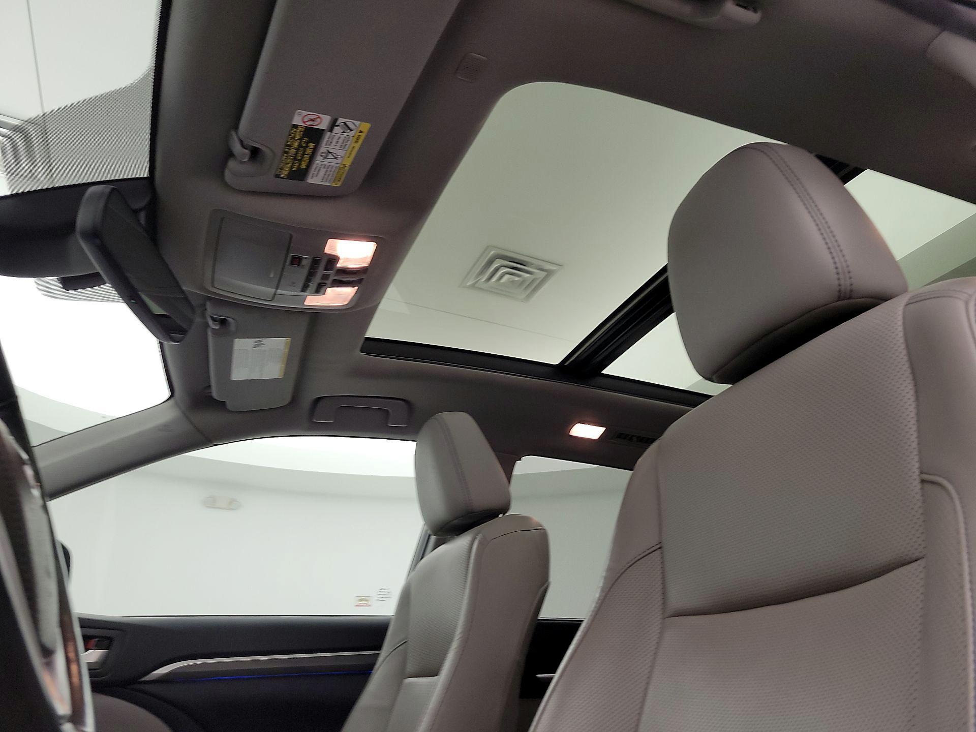 Thumbnail: 2019 Toyota Highlander - 20