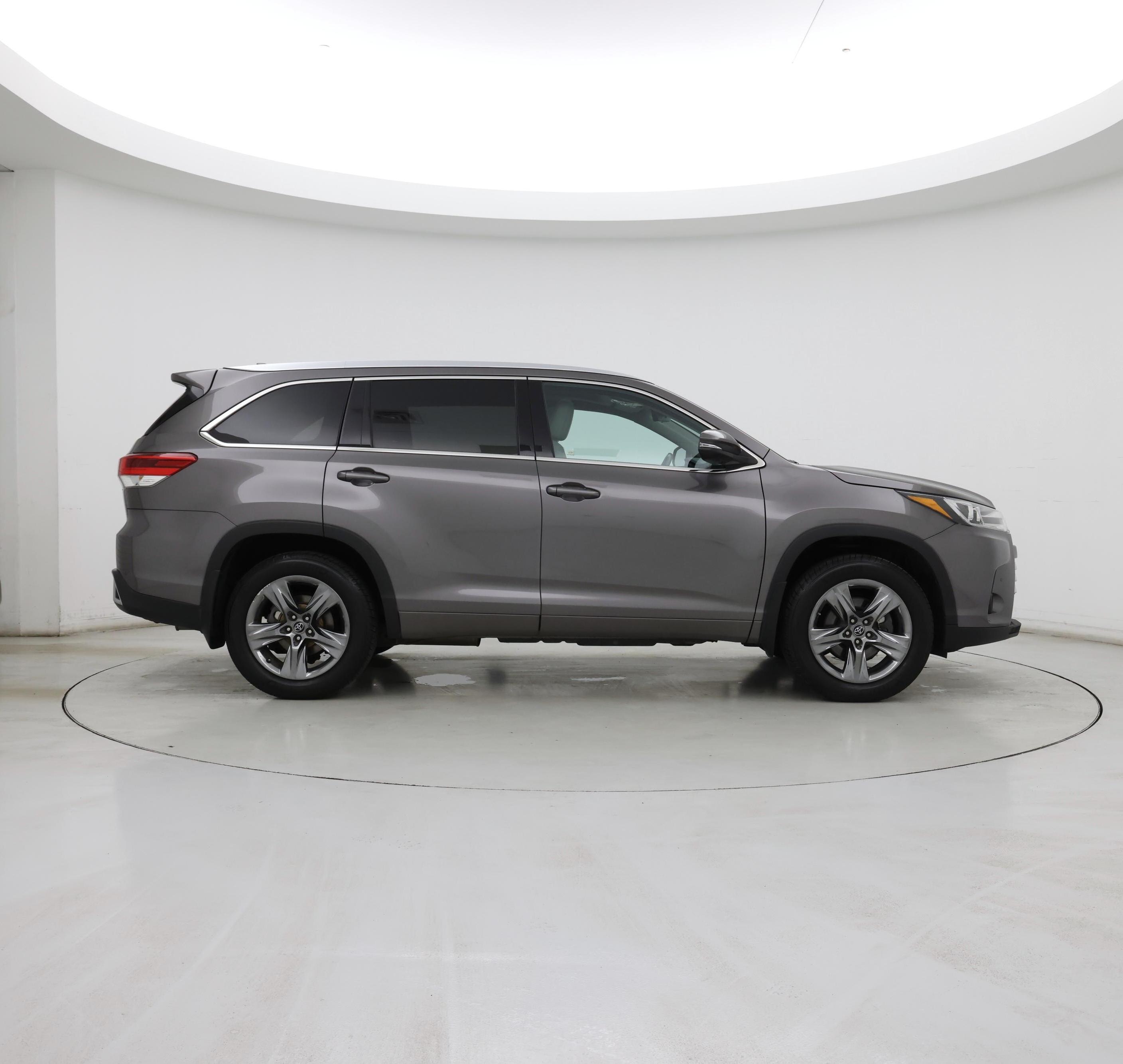 Thumbnail: 2019 Toyota Highlander - 7