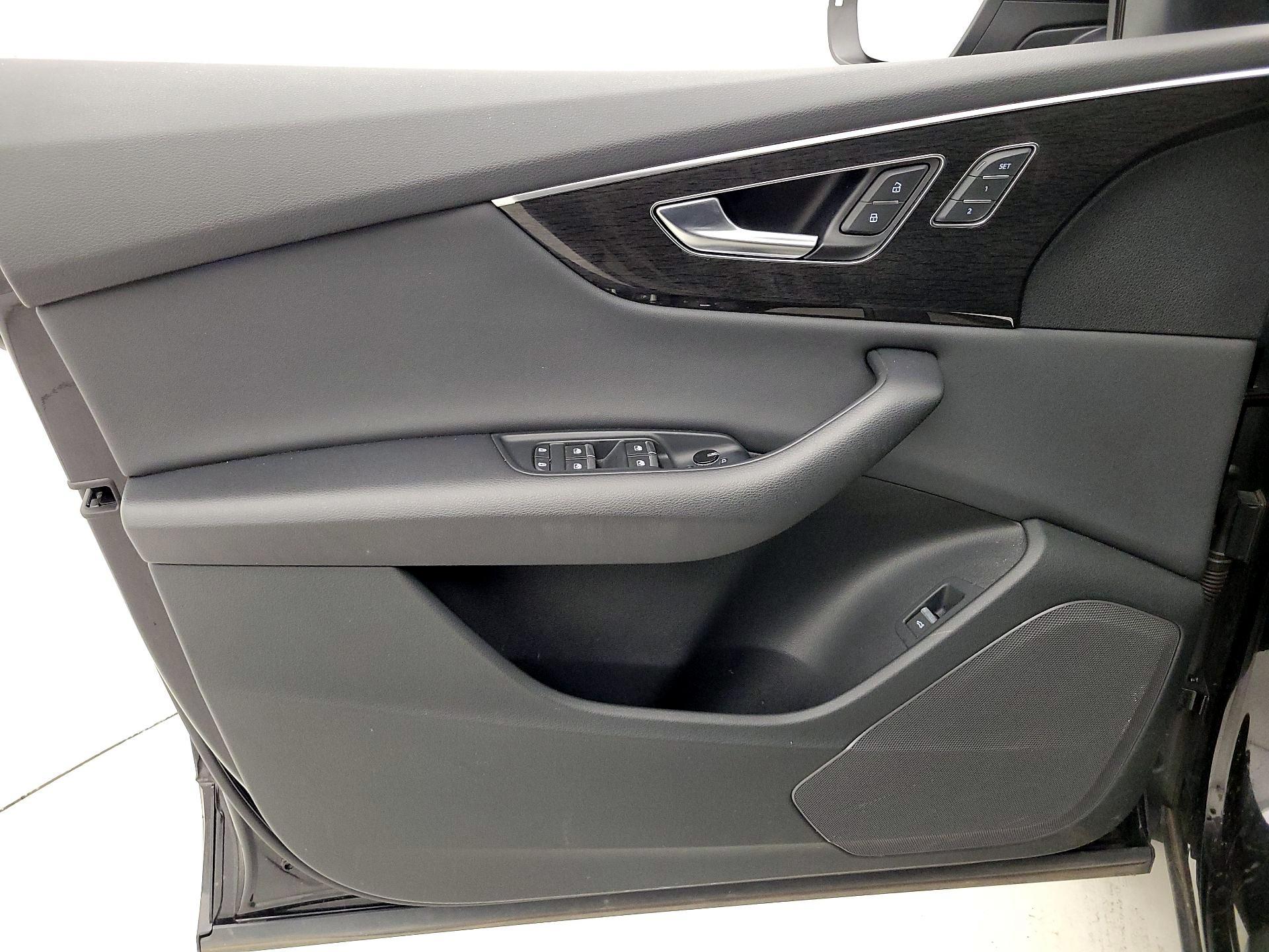Thumbnail: 2019 Audi Q8 - 12