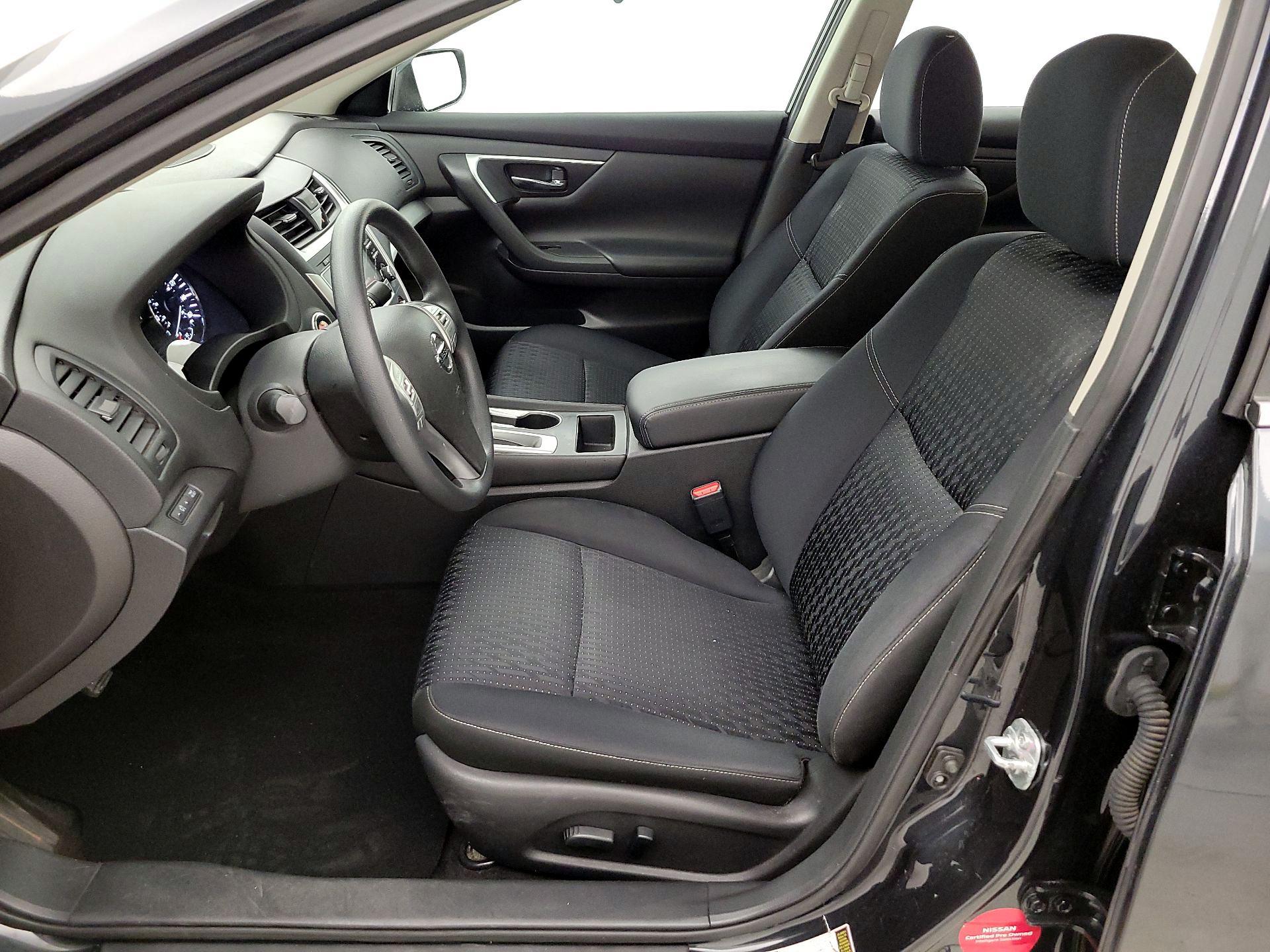 Thumbnail: 2016 Nissan Altima - 11