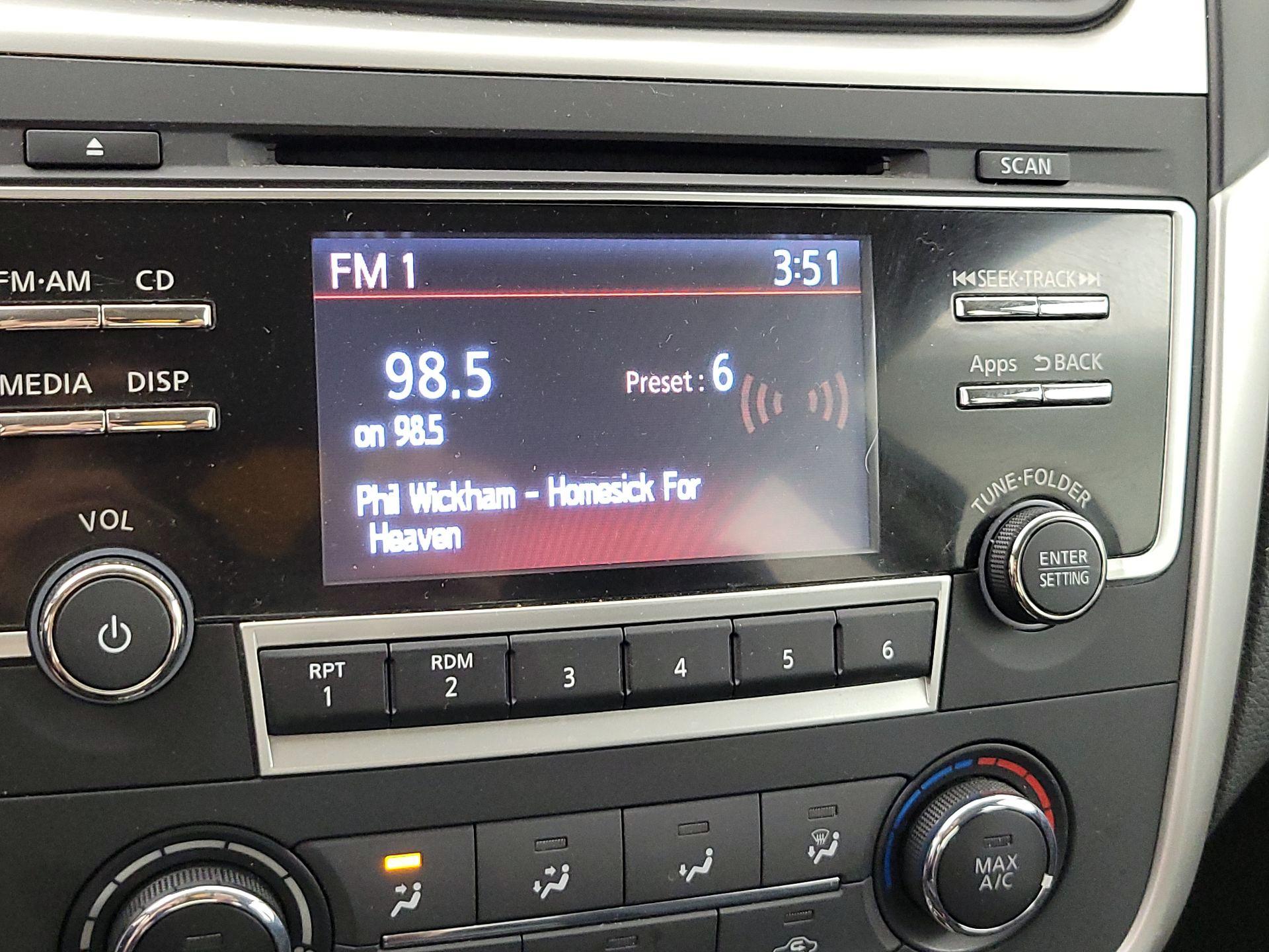 Thumbnail: 2016 Nissan Altima - 15