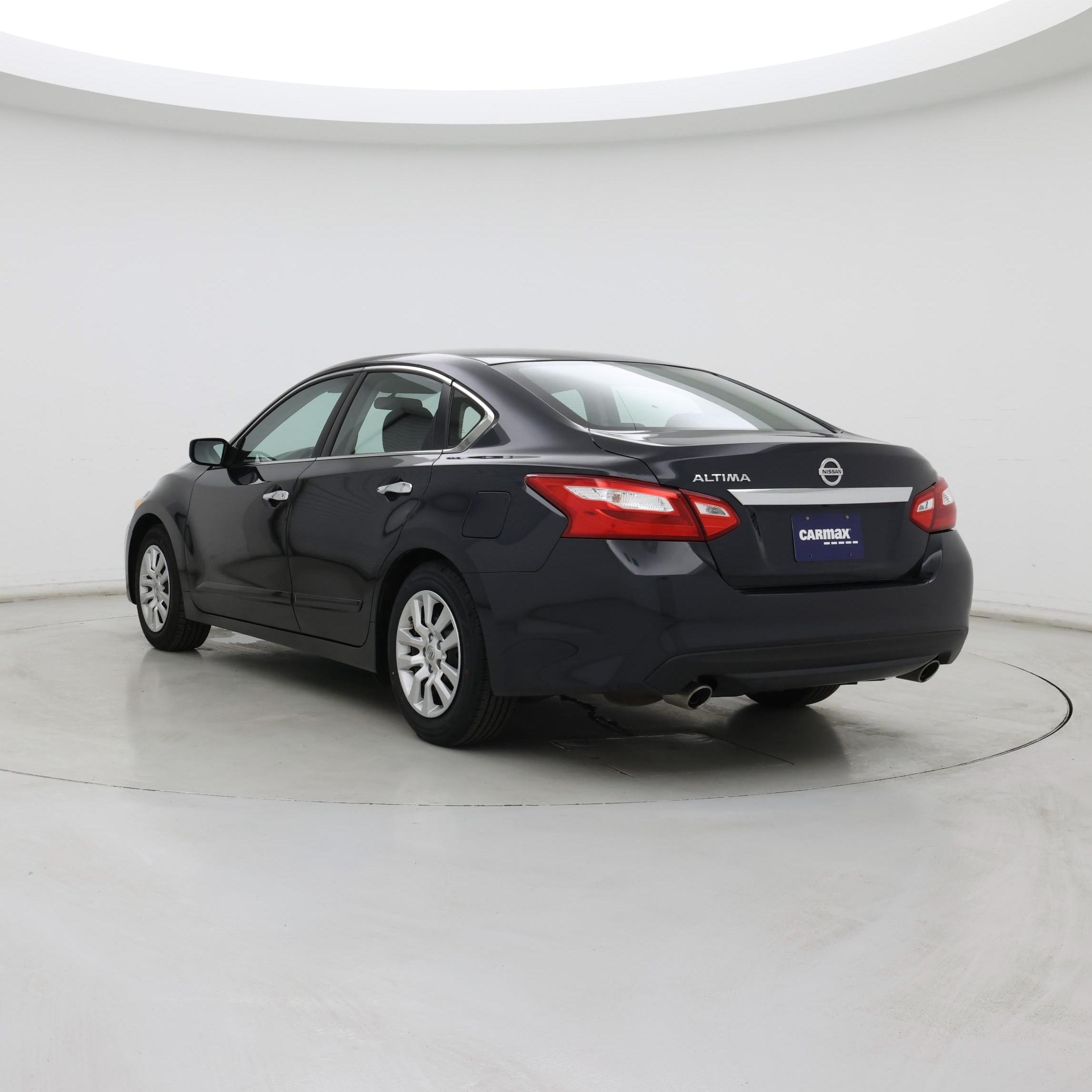 Thumbnail: 2016 Nissan Altima - 2