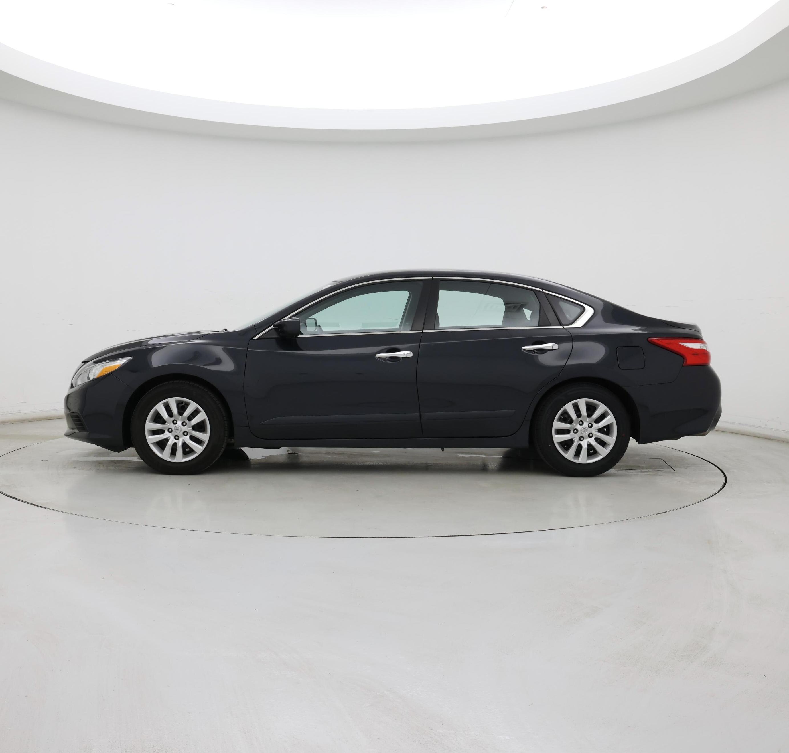 Thumbnail: 2016 Nissan Altima - 3