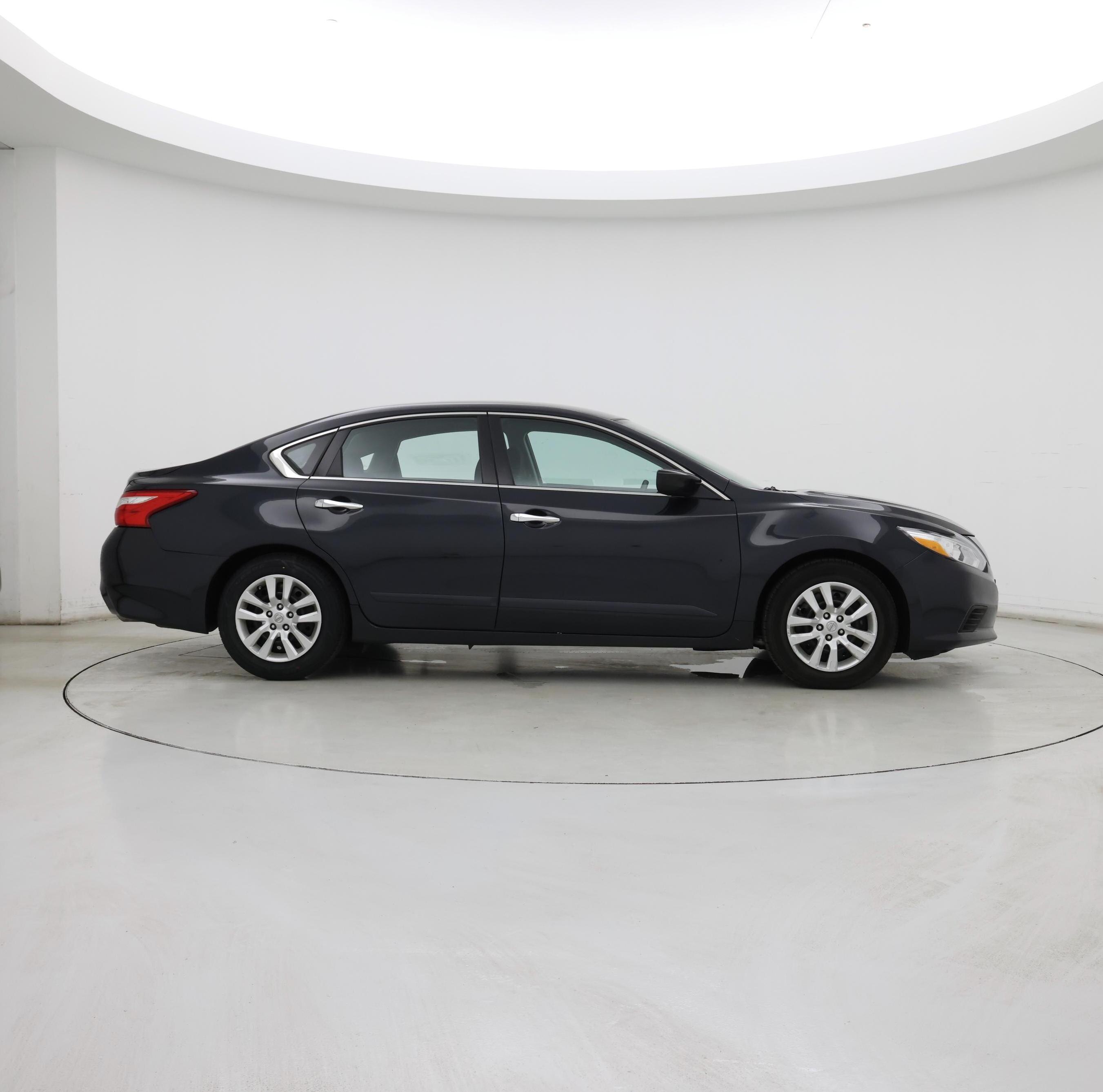 Thumbnail: 2016 Nissan Altima - 7