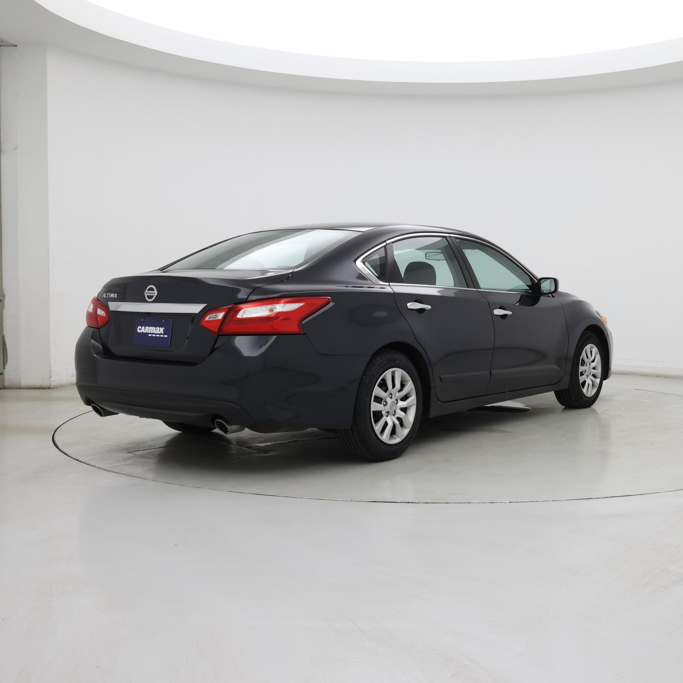 Thumbnail: 2016 Nissan Altima - 8
