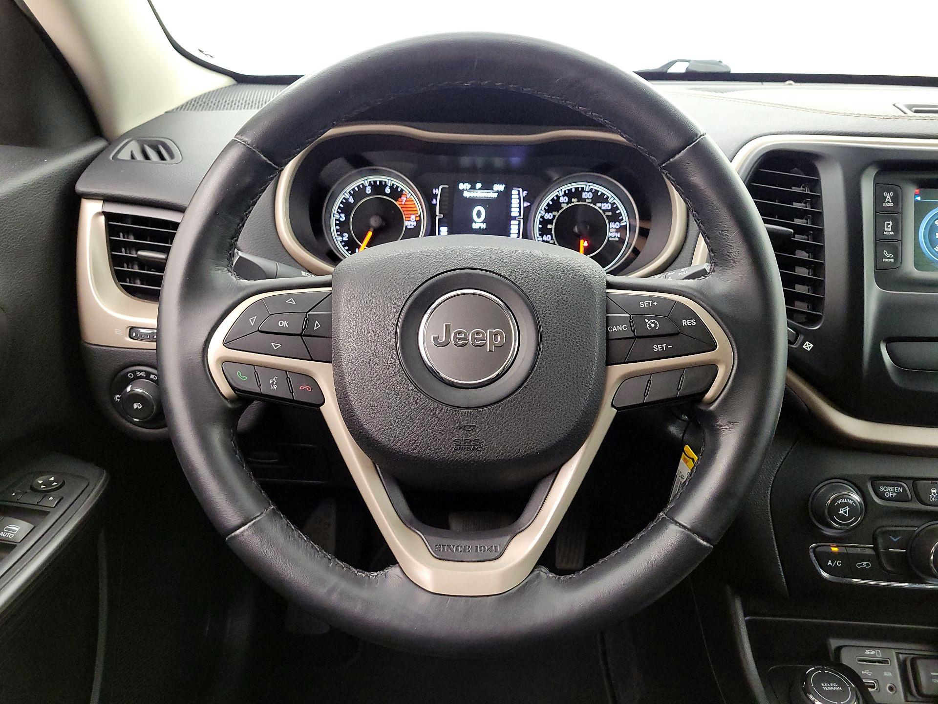 Thumbnail: 2017 Jeep Cherokee - 10