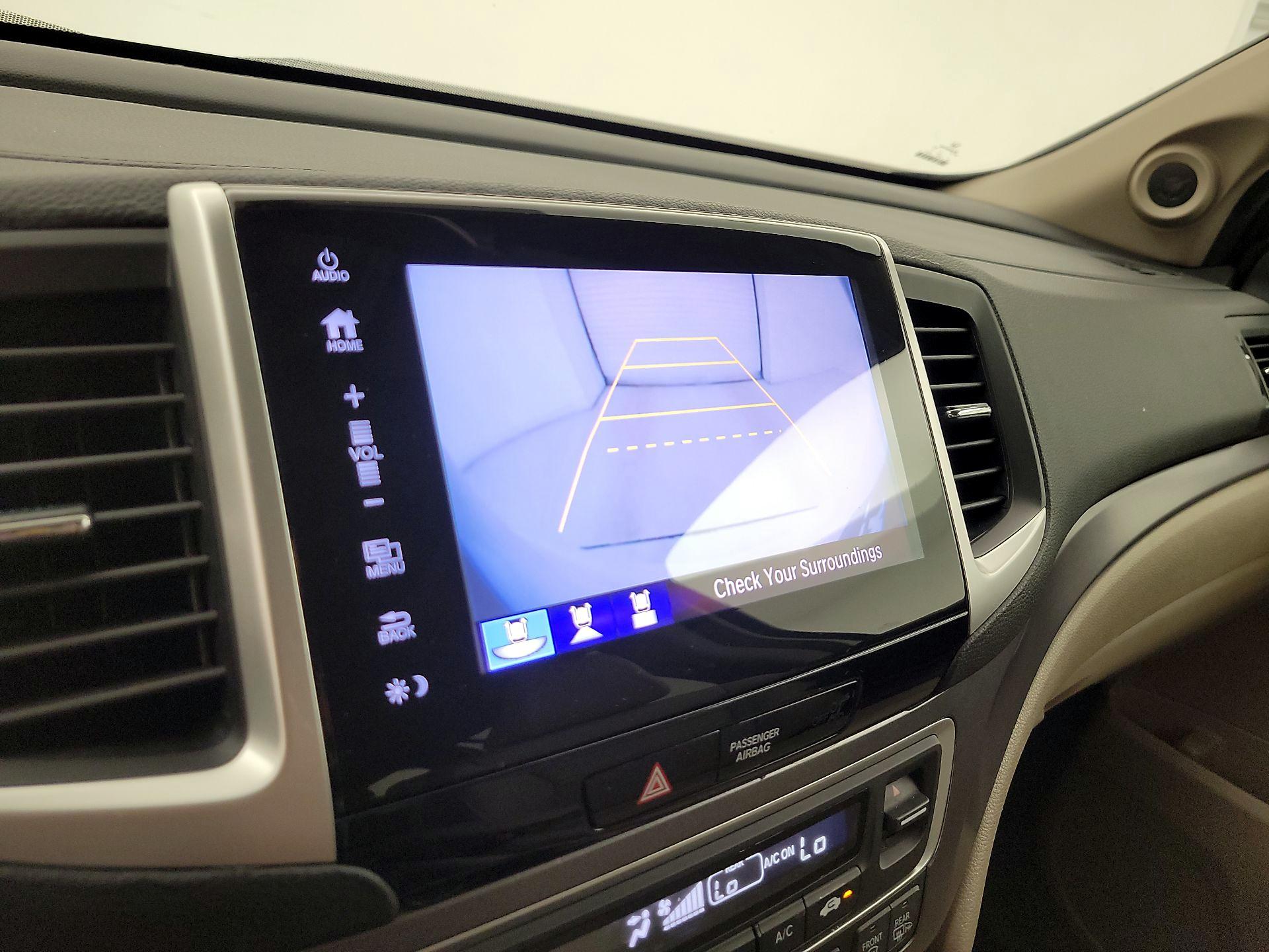 Thumbnail: 2016 Honda Pilot - 15