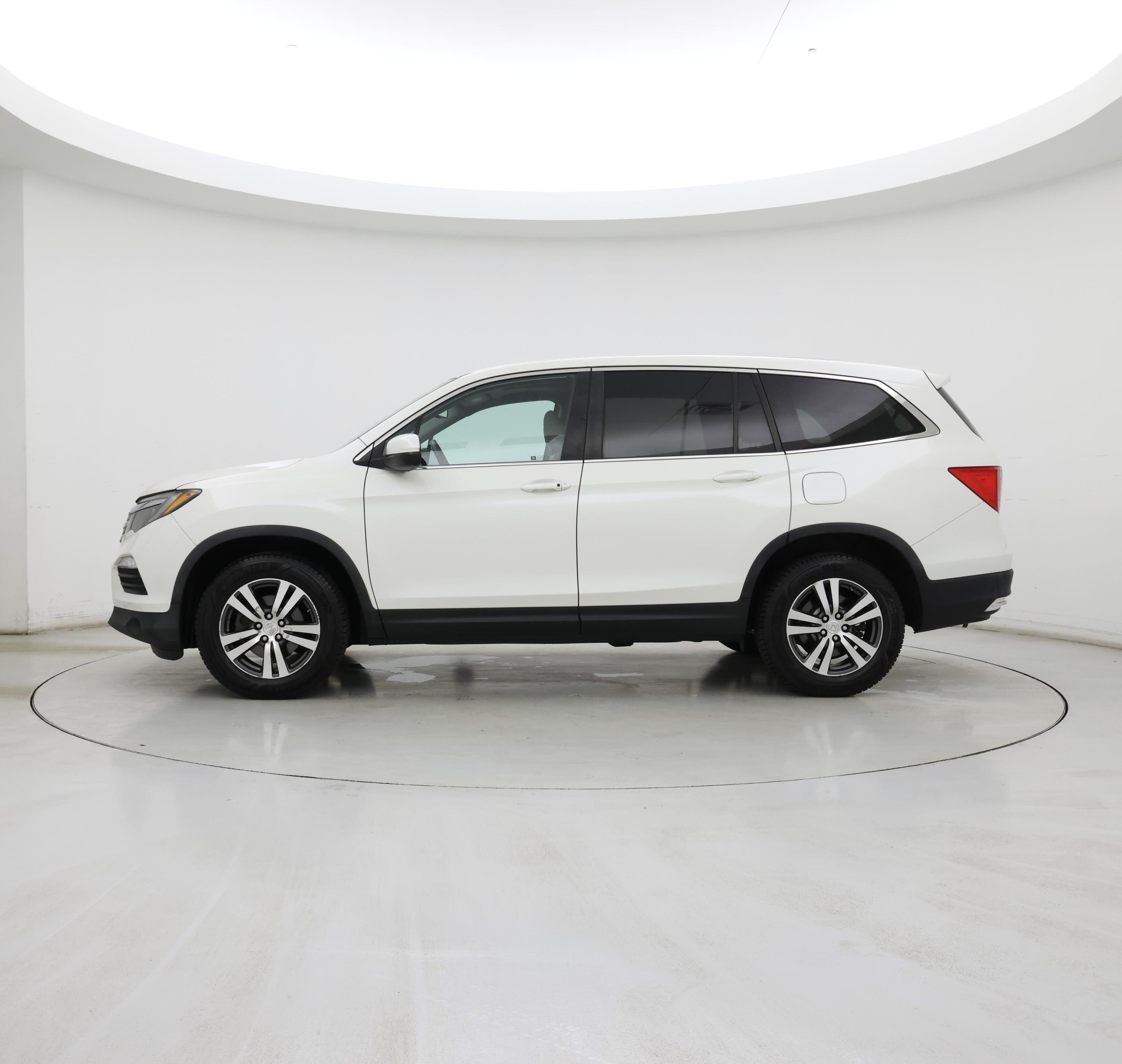 Thumbnail: 2016 Honda Pilot - 3
