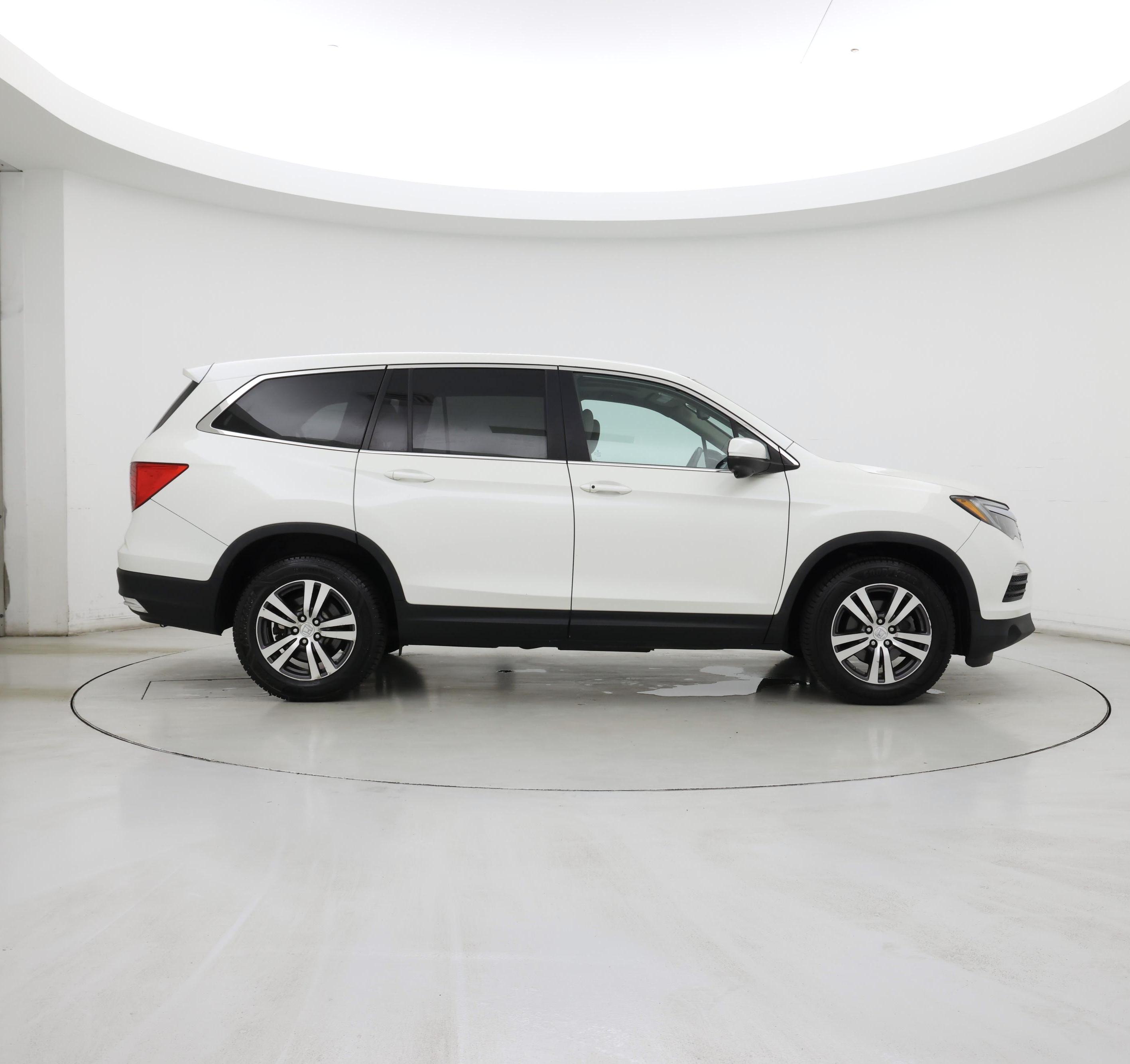 Thumbnail: 2016 Honda Pilot - 7