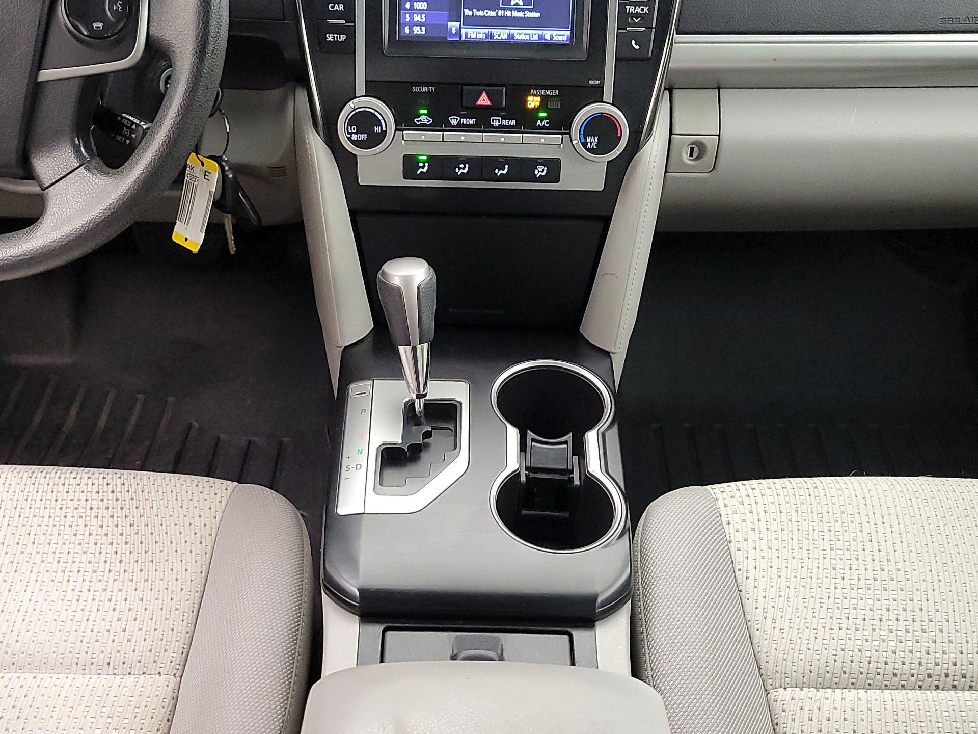 Thumbnail: 2014 Toyota Camry - 17