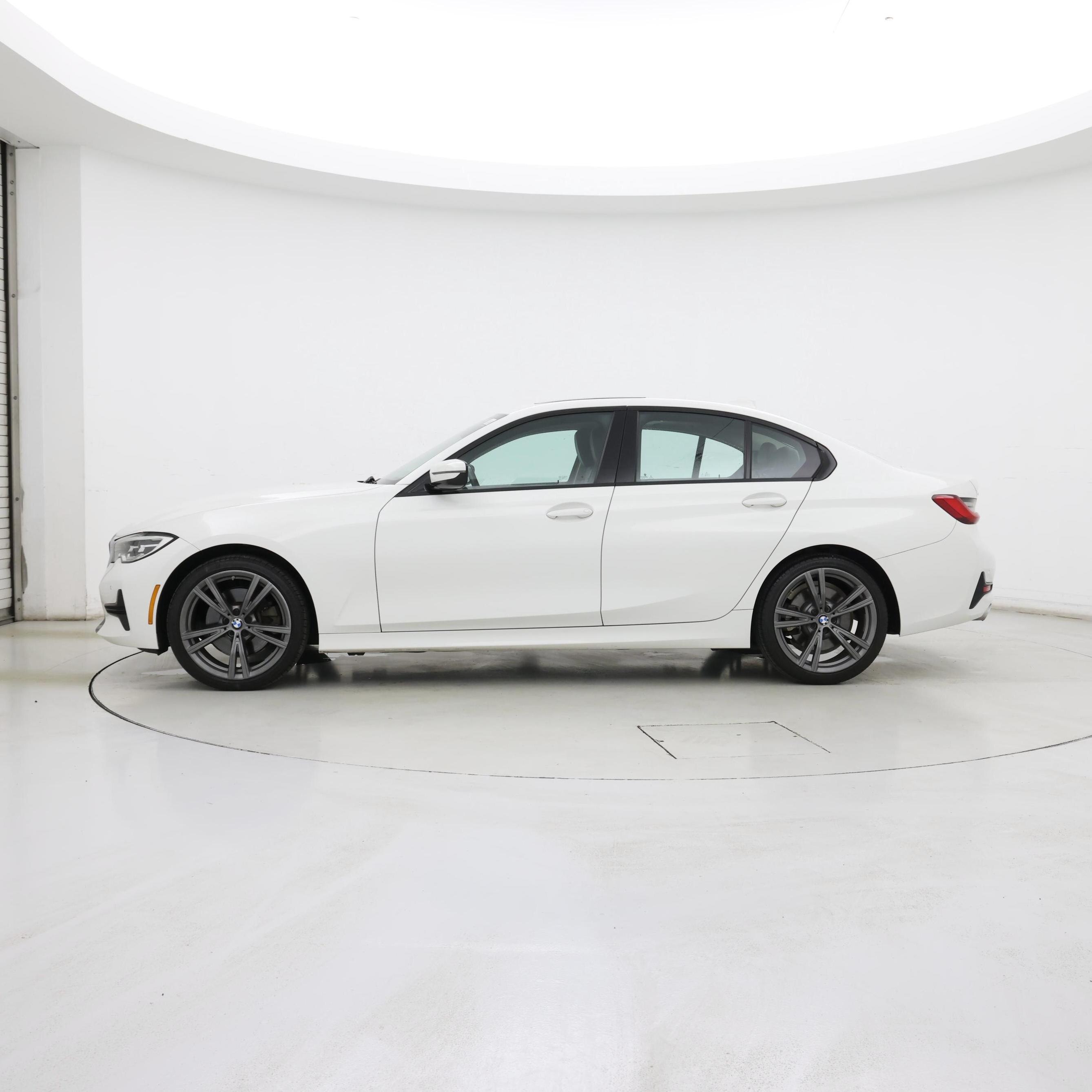 Thumbnail: 2019 BMW 3 Series - 3
