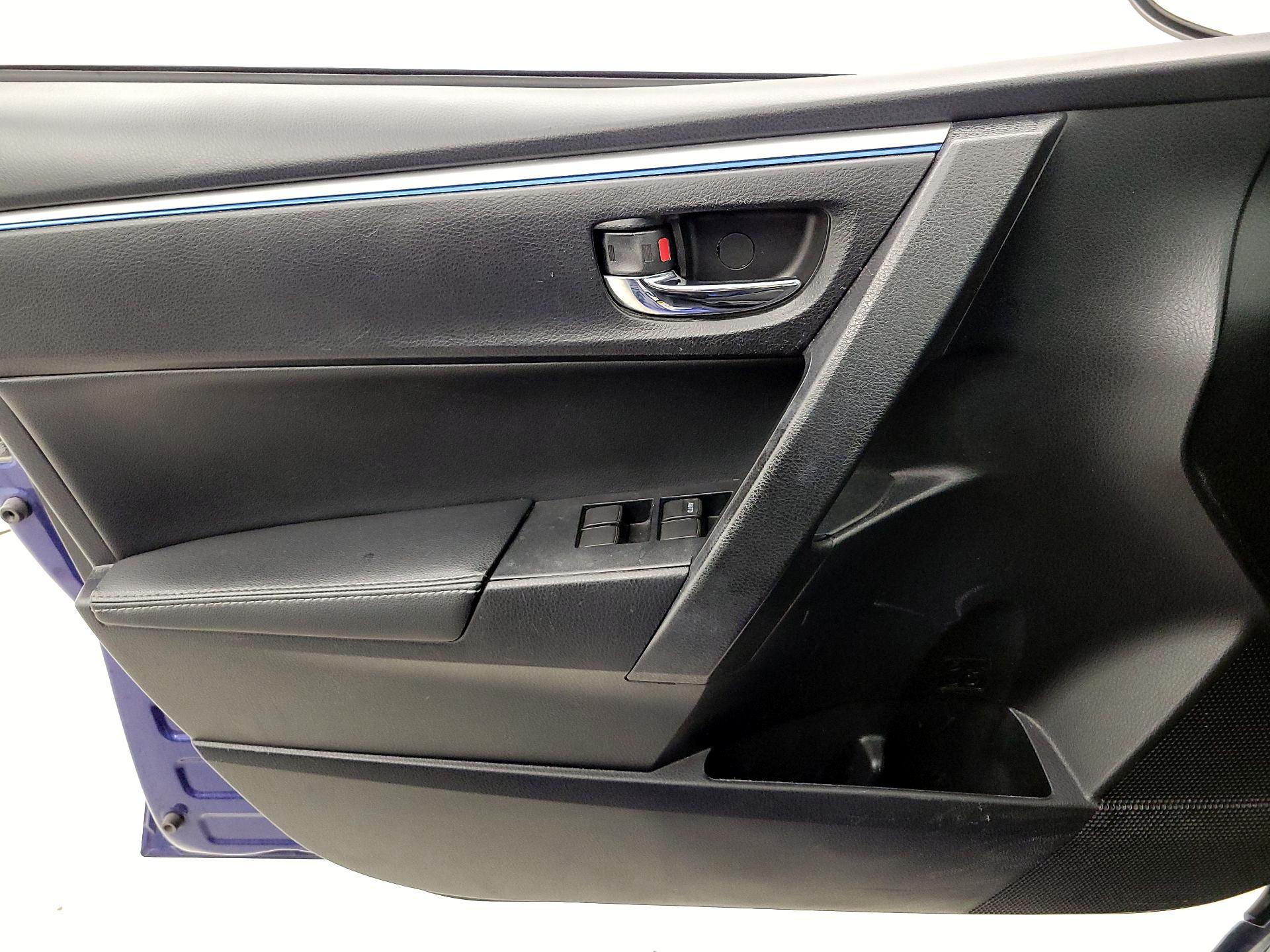 Thumbnail: 2014 Toyota Corolla - 12