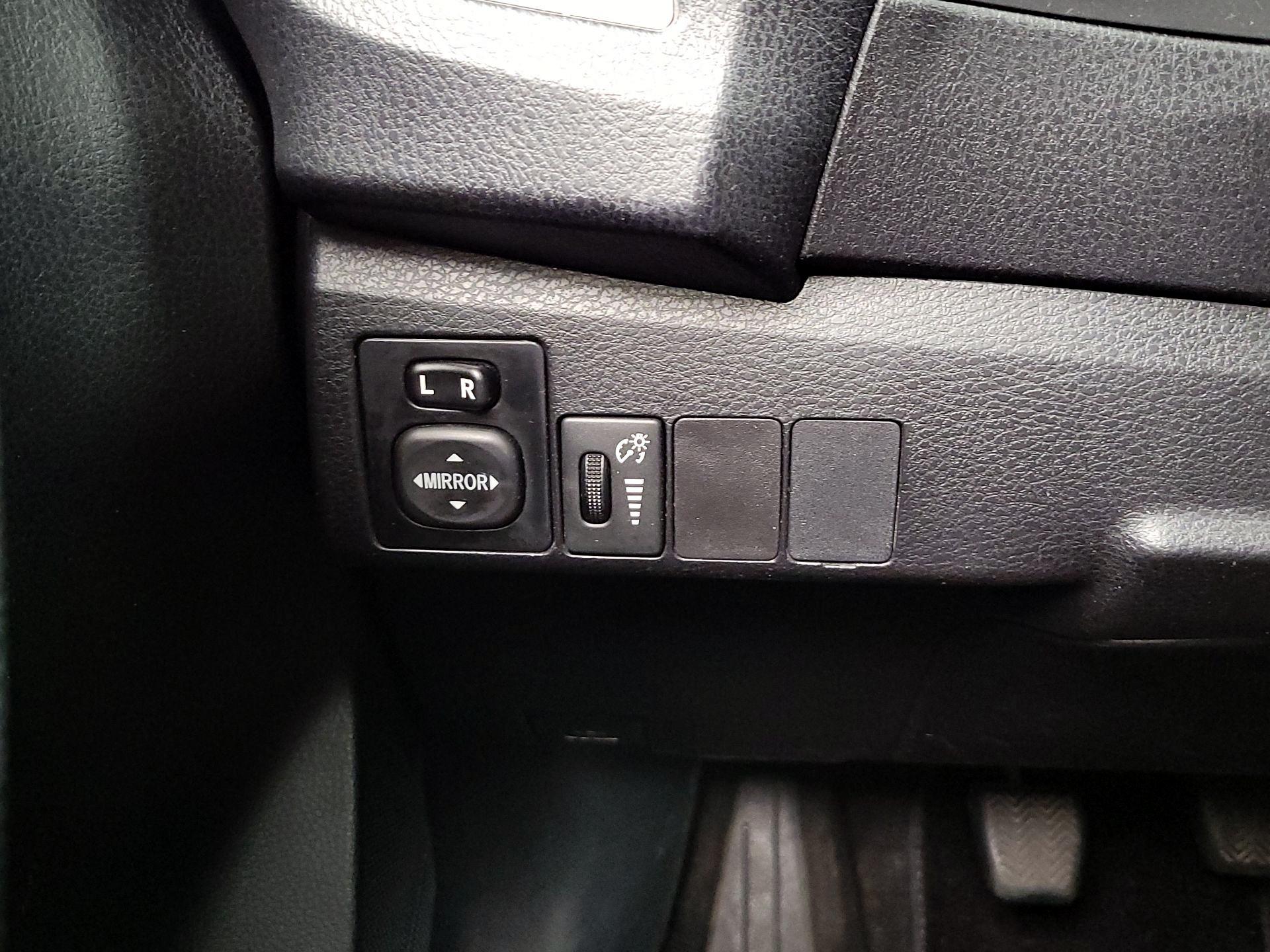 Thumbnail: 2014 Toyota Corolla - 13