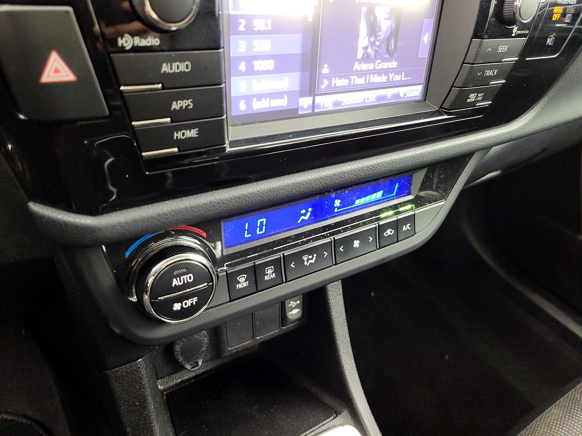 Thumbnail: 2014 Toyota Corolla - 17
