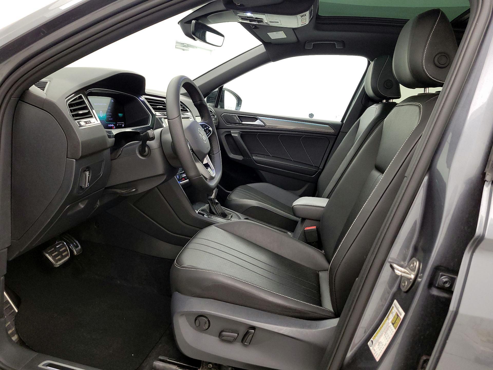 Thumbnail: 2024 Volkswagen Tiguan - 11