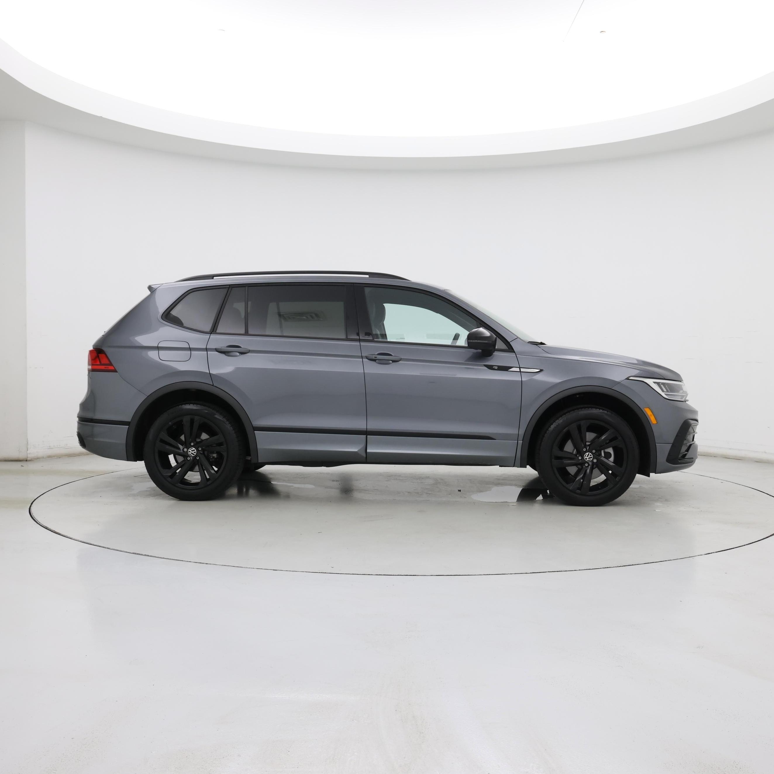 Thumbnail: 2024 Volkswagen Tiguan - 7