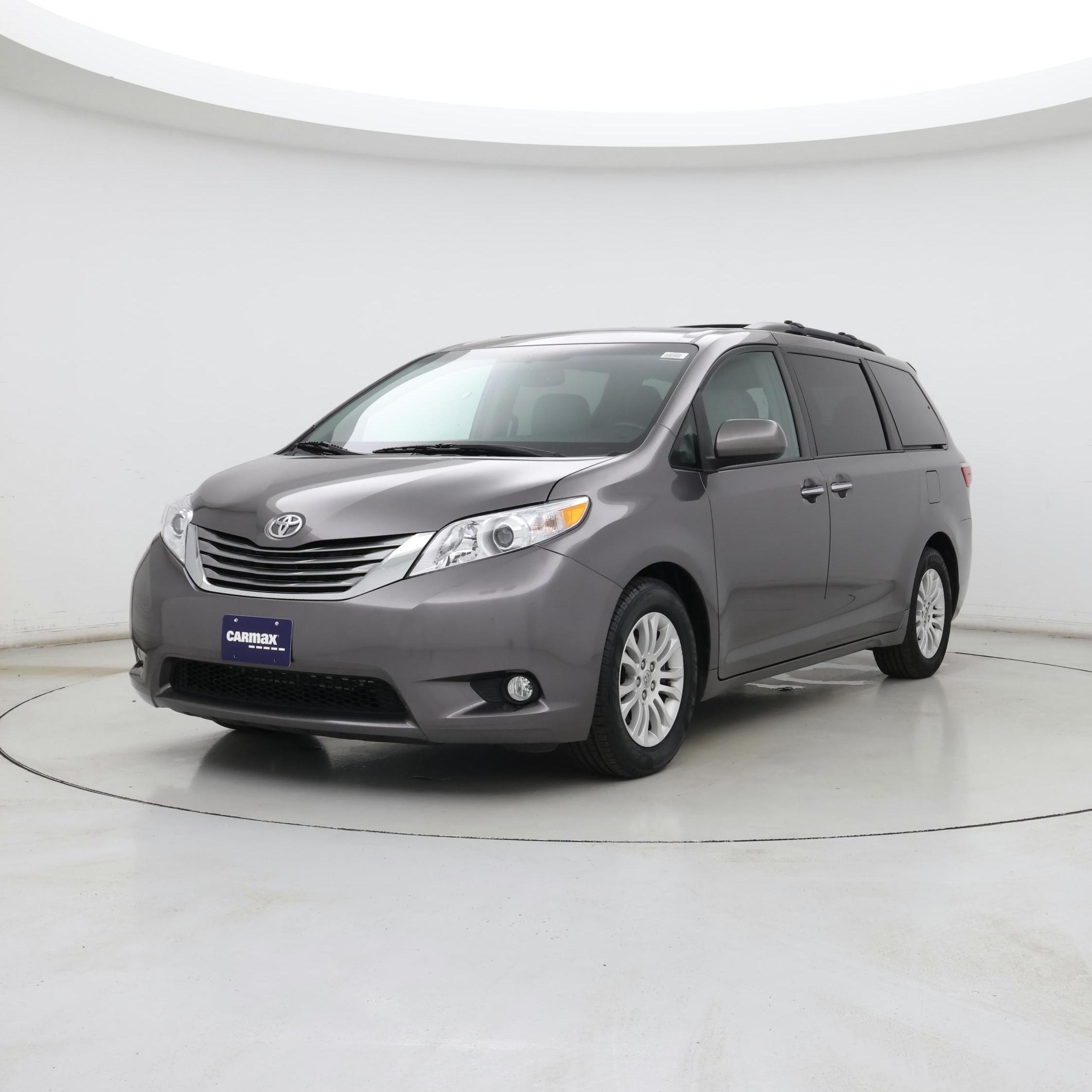 Thumbnail: 2016 Toyota Sienna - 4