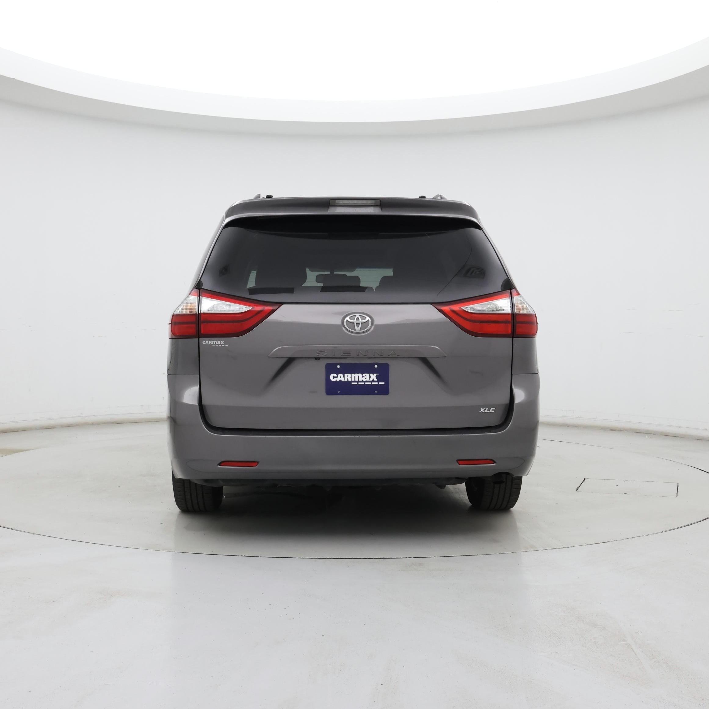 Thumbnail: 2016 Toyota Sienna - 6