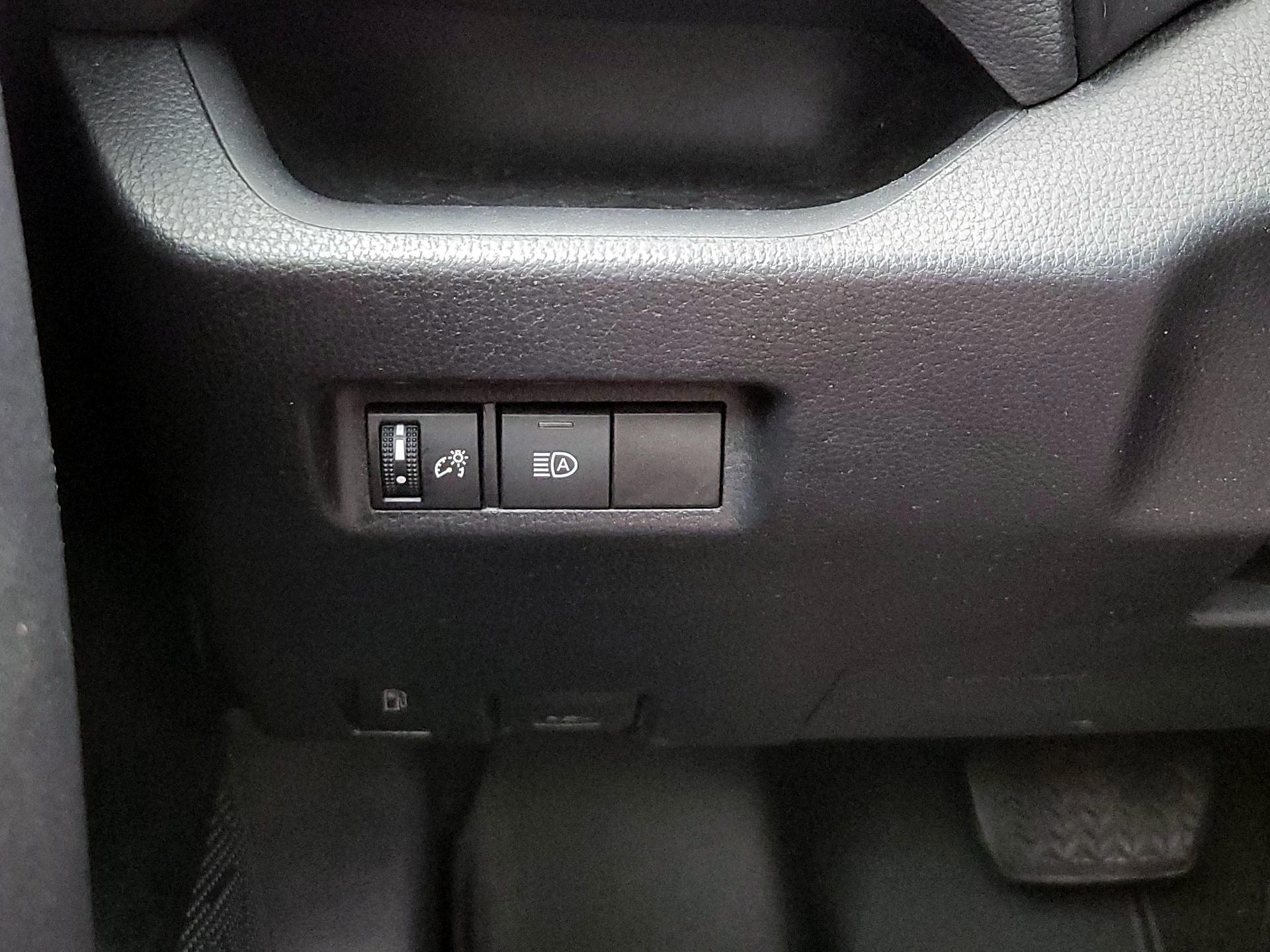 Thumbnail: 2019 Toyota RAV4 - 13