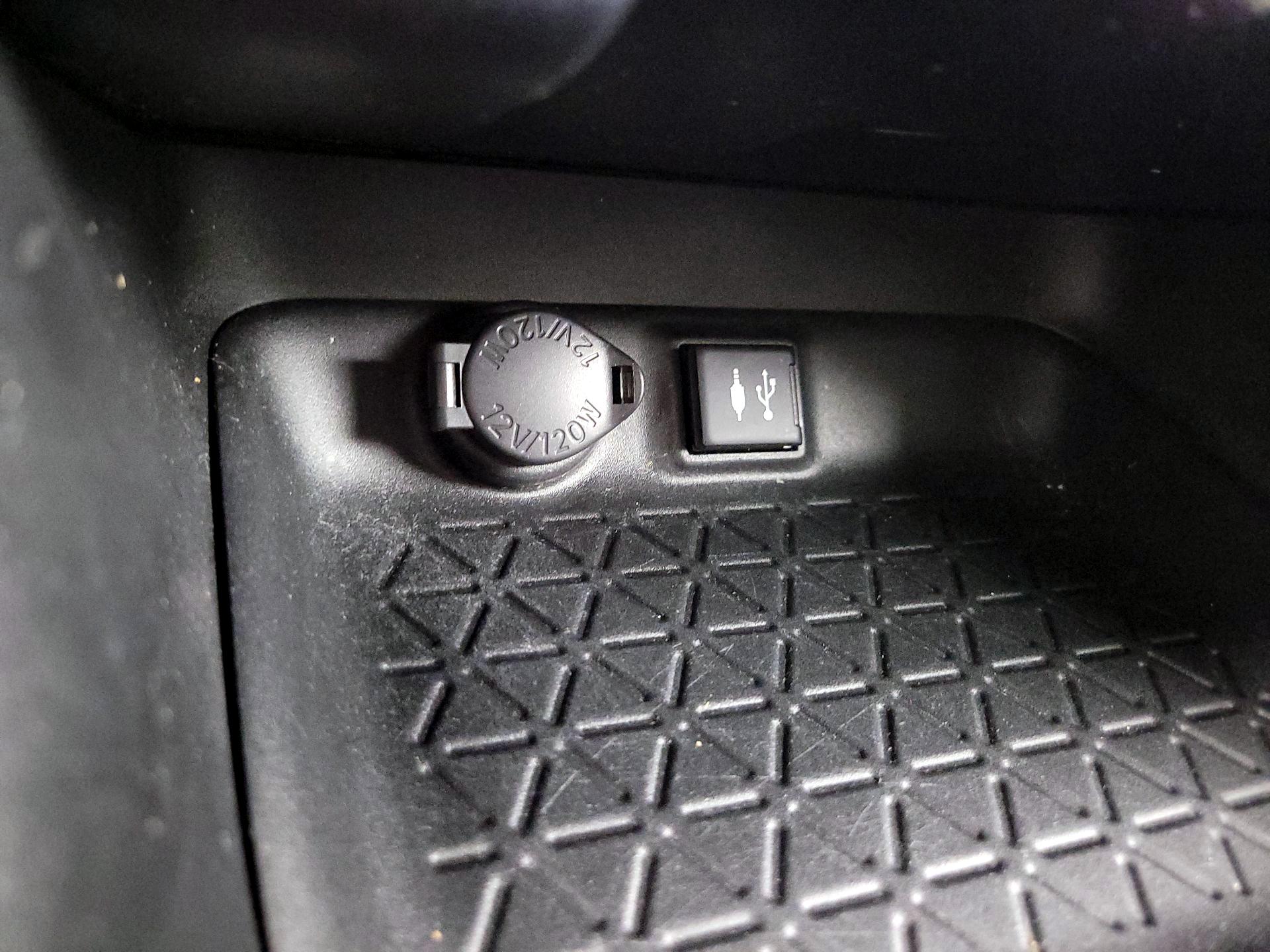 Thumbnail: 2019 Toyota RAV4 - 18